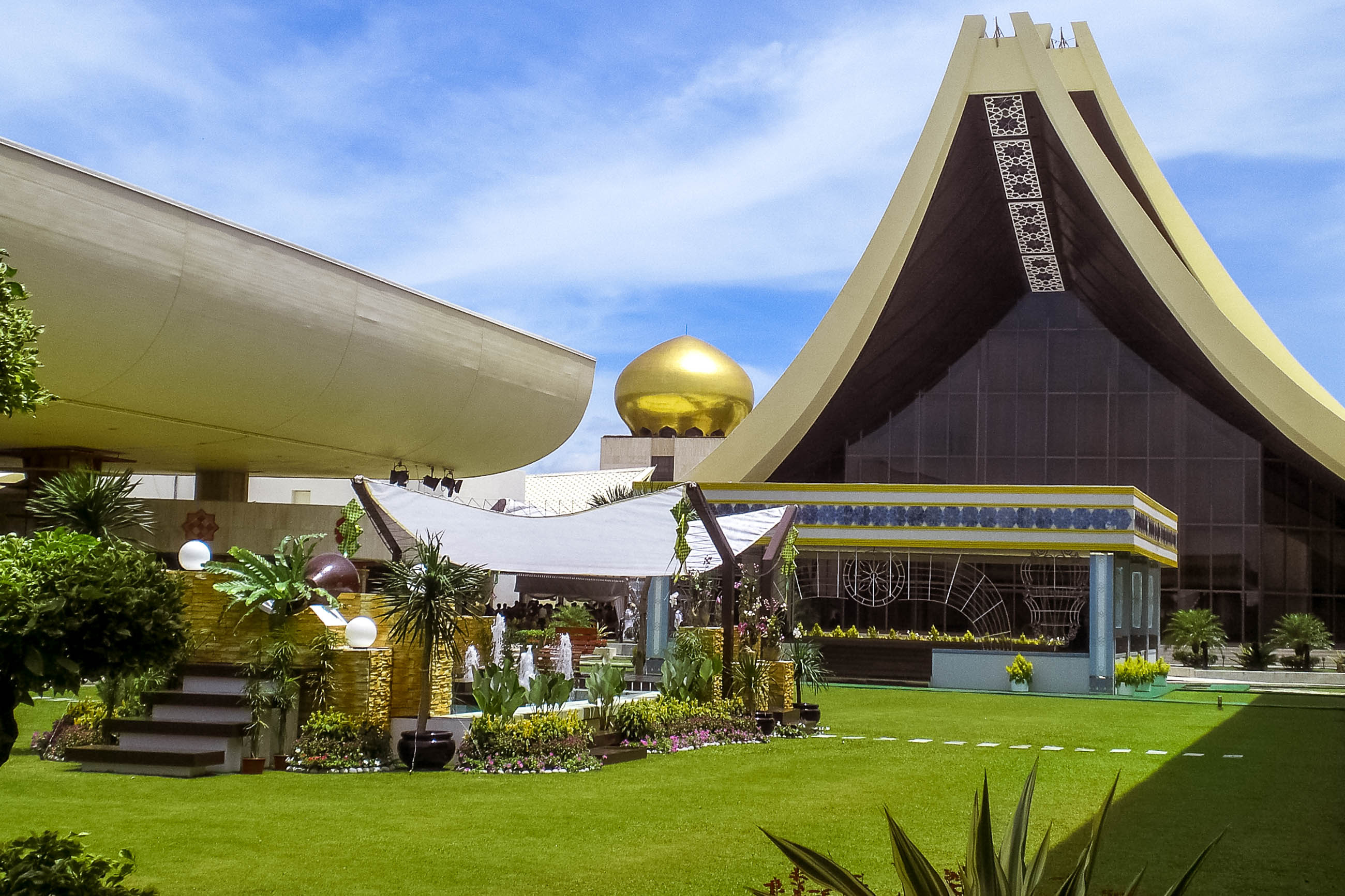 Istana Nurul Iman, Bandar Seri Begawan, Brunei, Travel, 2600x1740 HD Desktop