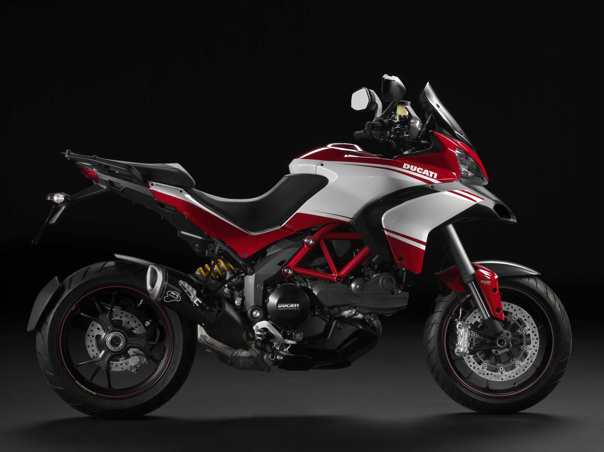 Ducati Multistrada V2, Sport touring motorcycle, Cutting-edge suspension, Enhanced ride quality, 2000x1500 HD Desktop