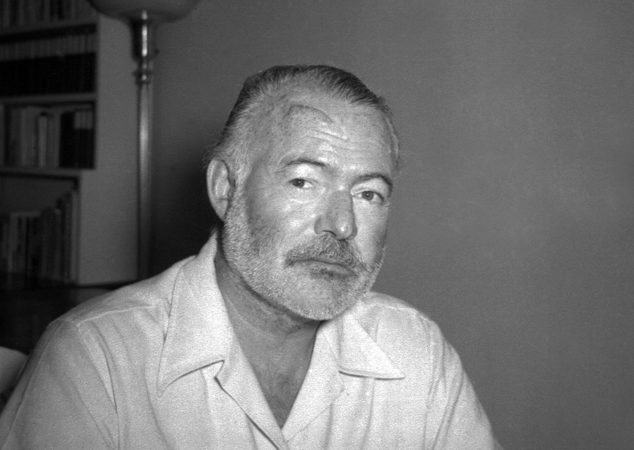 Ernest Hemingway, The darkness and the light, Washington Monthly, Hemingway's writings, 2050x1460 HD Desktop