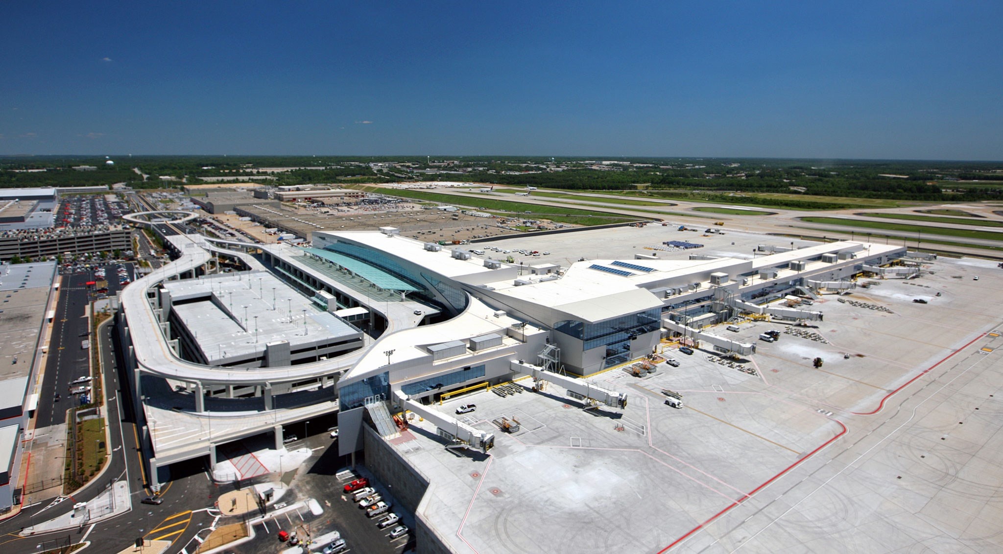 Hartsfield-Jackson Atlanta International Airport, Maynard H. Jackson International Terminal, 2050x1140 HD Desktop