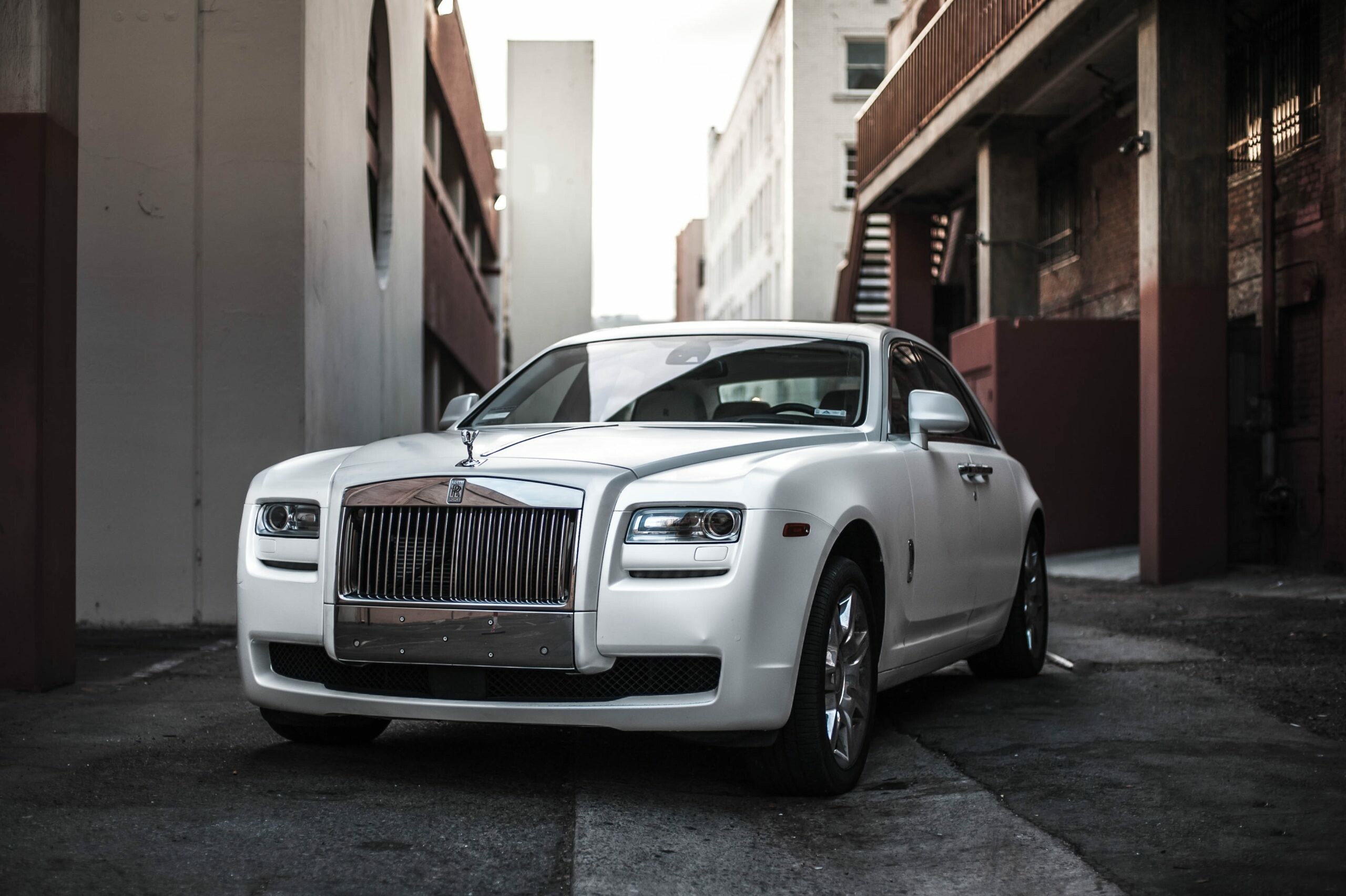 Rolls-Royce: The Phantom III was introduced in 1936, Ghost. 2560x1710 HD Wallpaper.