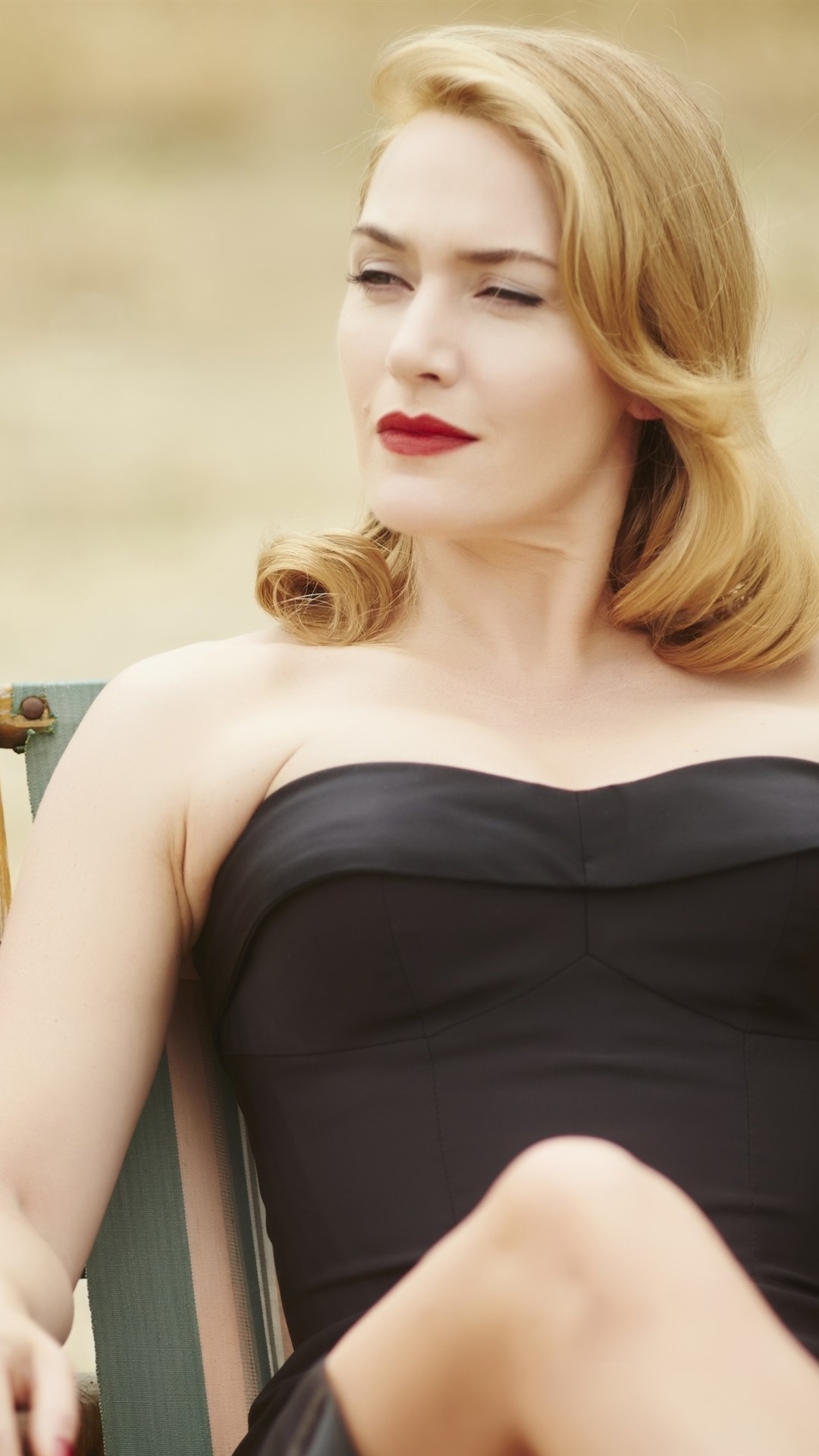 Kate Winslet, Intense gaze, Powerful performance, Versatile actress, 1080x1920 Full HD Phone