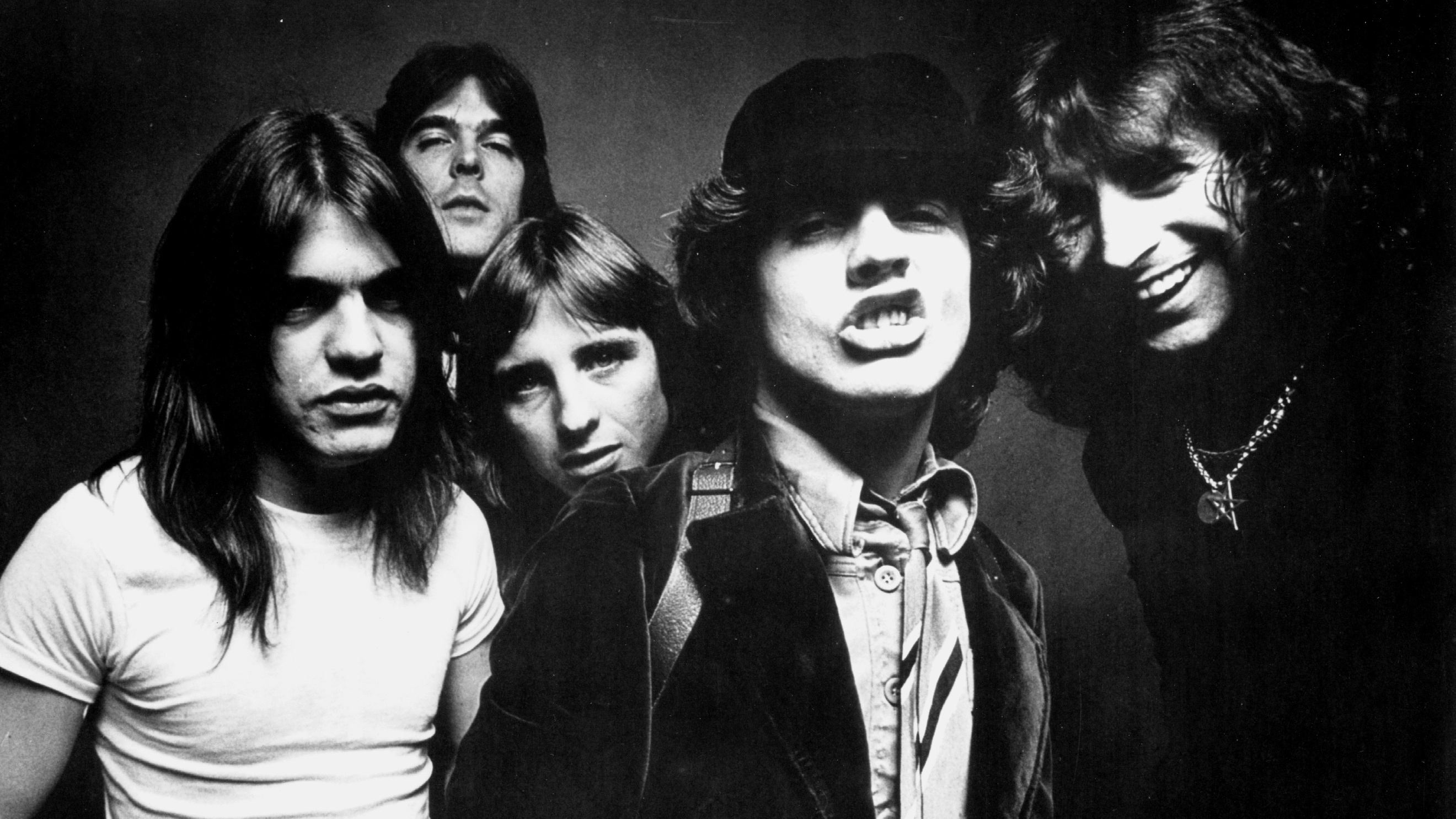 Malcolm Young, AC/DC leave band, CNN report, 2640x1490 HD Desktop