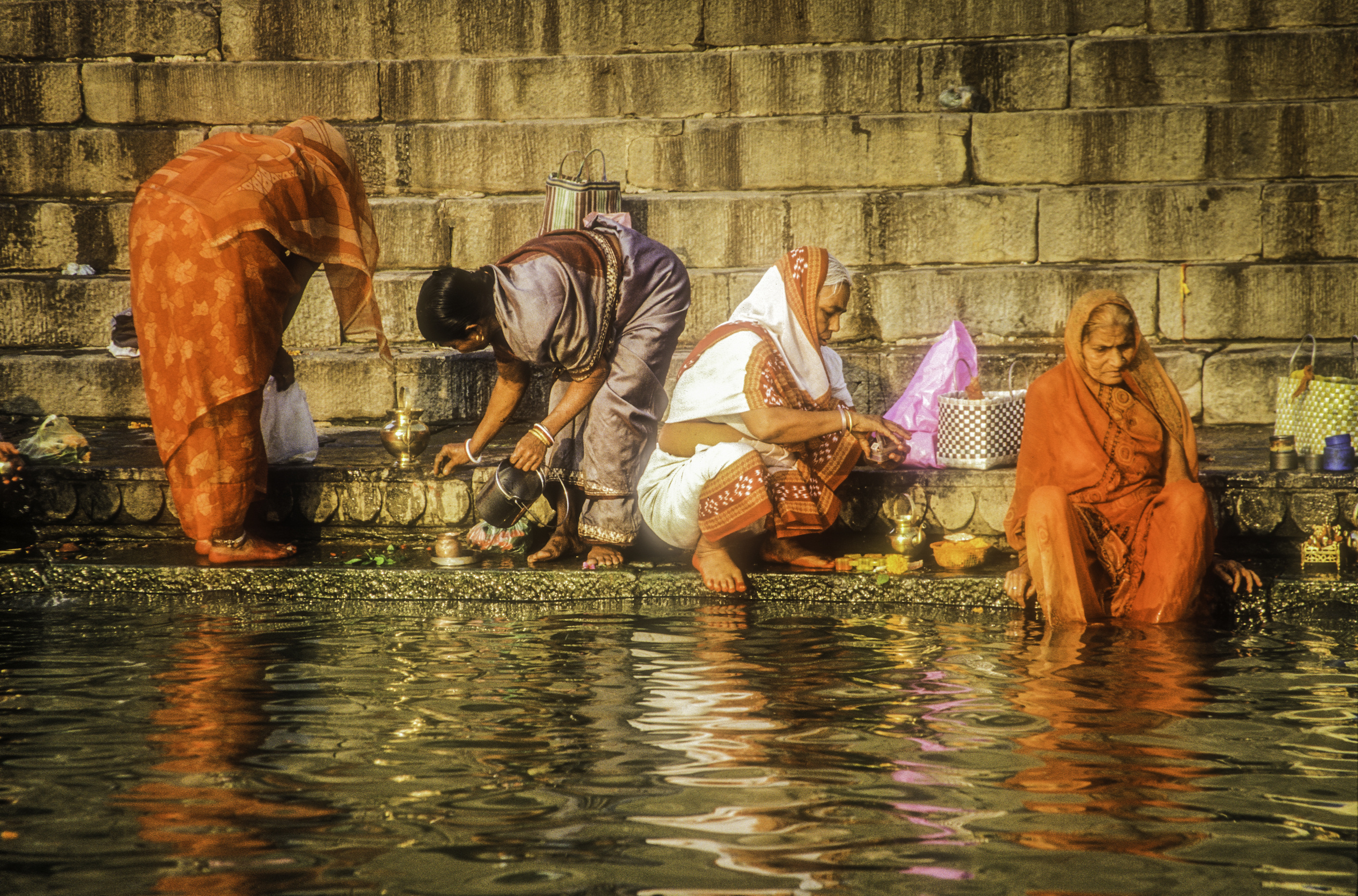The Ganges, Epicurean destinations, Varanasi, Banks of the Ganges, 2690x1770 HD Desktop