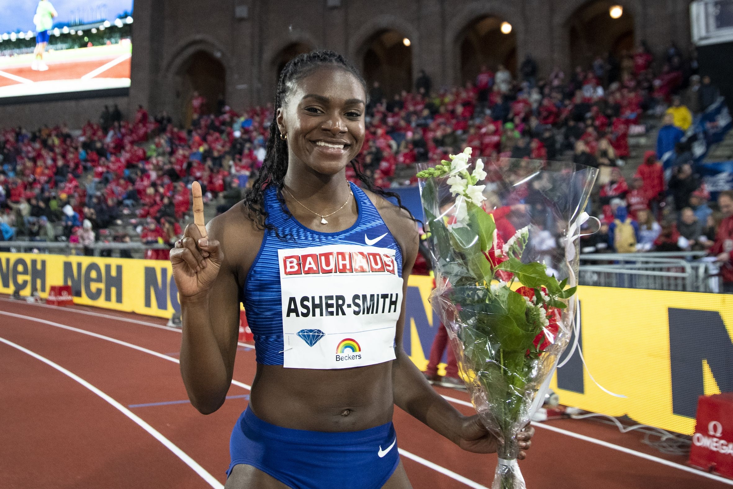 Dina Asher-Smith, Stockholm gold, Conquering champions, Unstoppable performance, 2370x1580 HD Desktop