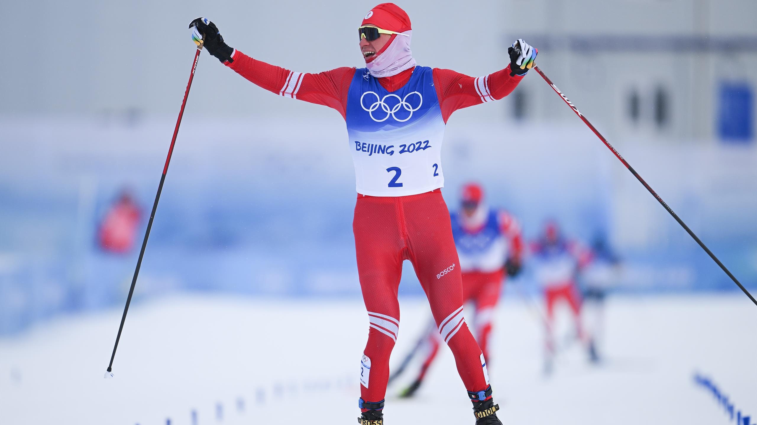 Лыжные гонки сегодня мужчины 10 км. Большунов Король лыж. Олимпийские игры 2022 лыжные гонки.