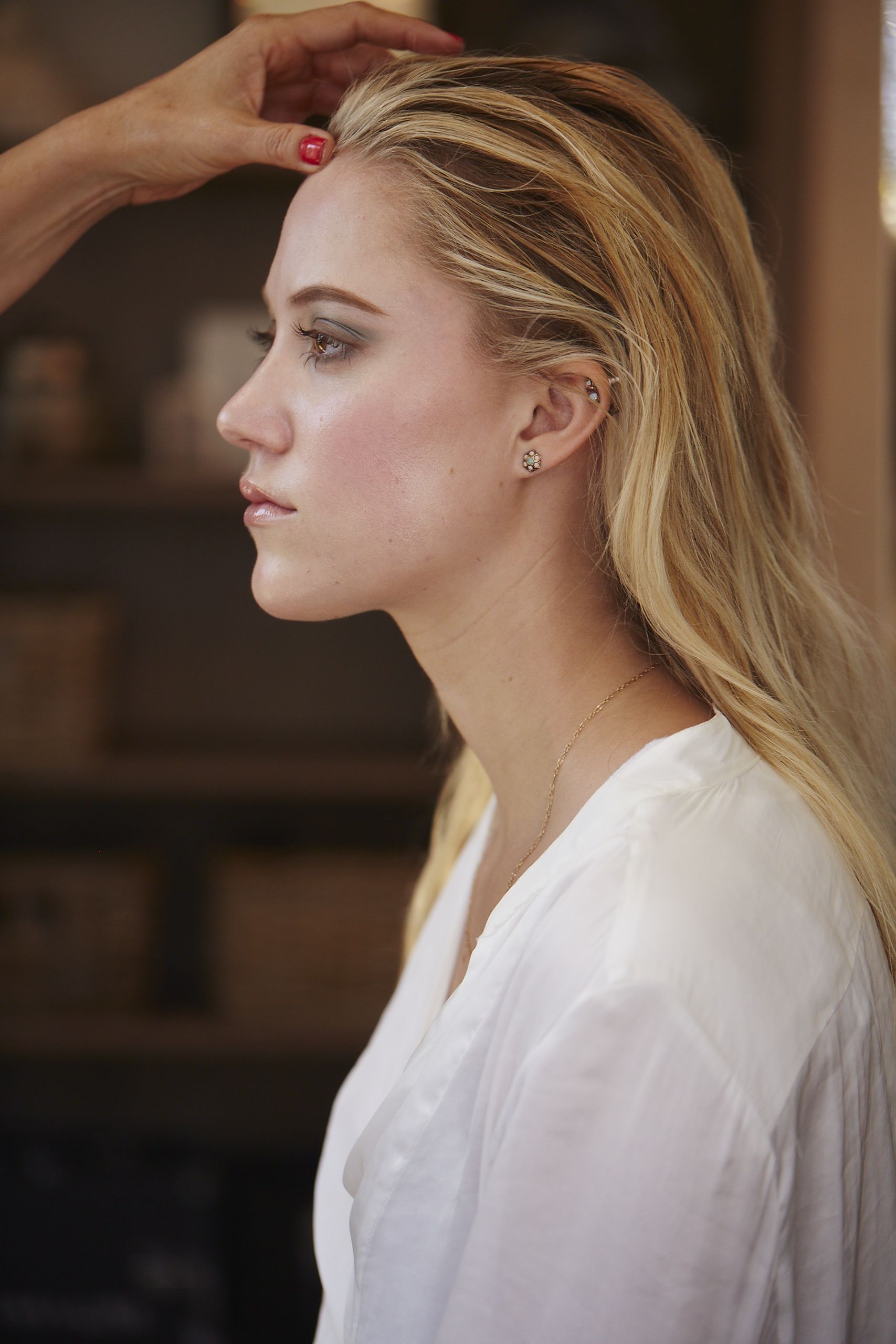 Maika Monroe: Preparation For Filming, Exhausting Hours-Long Make-Up Process. 1710x2560 HD Background.