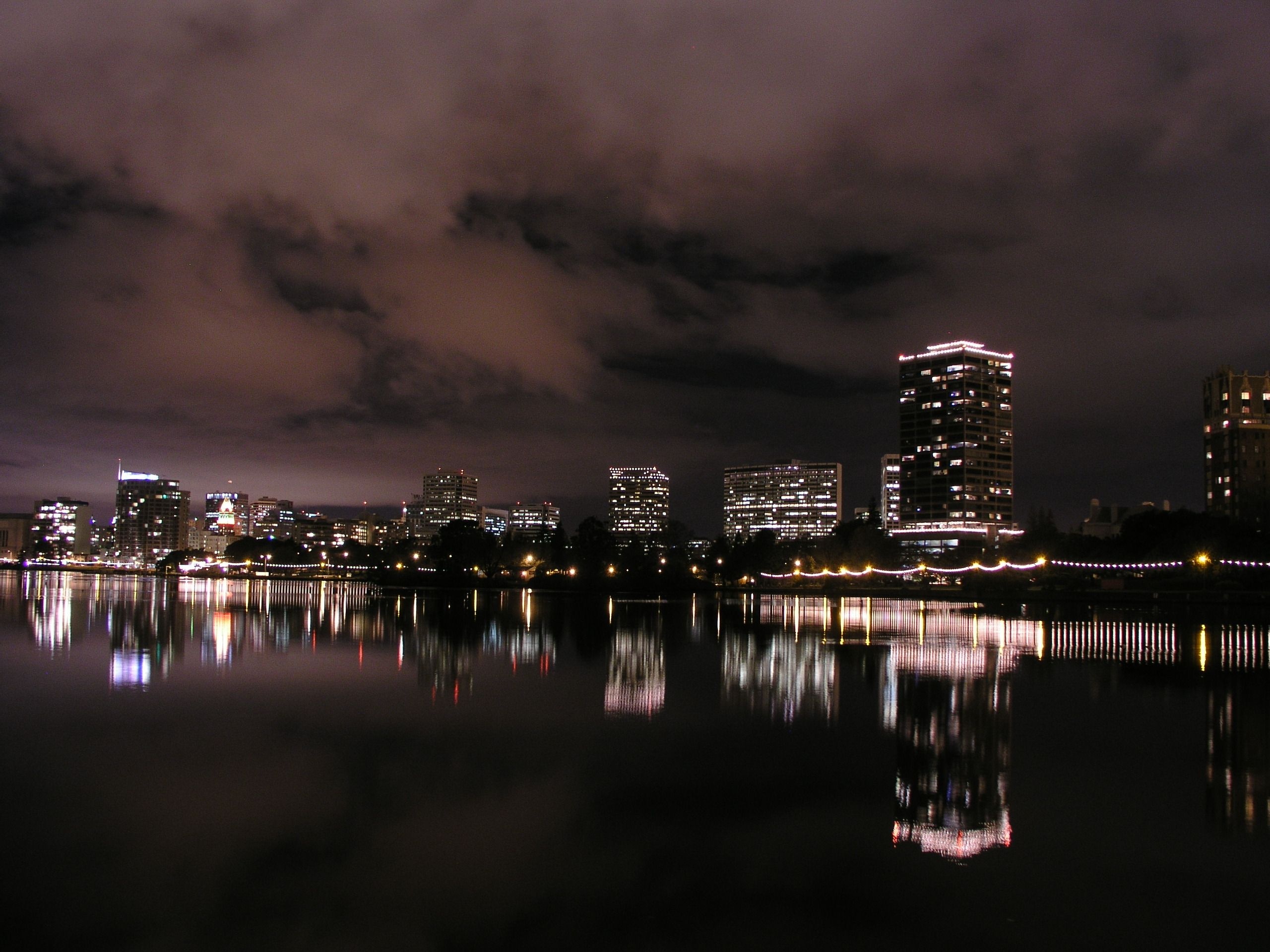 Lake Merritt at night, Oakland, Serene location, Tranquil atmosphere, 2560x1920 HD Desktop