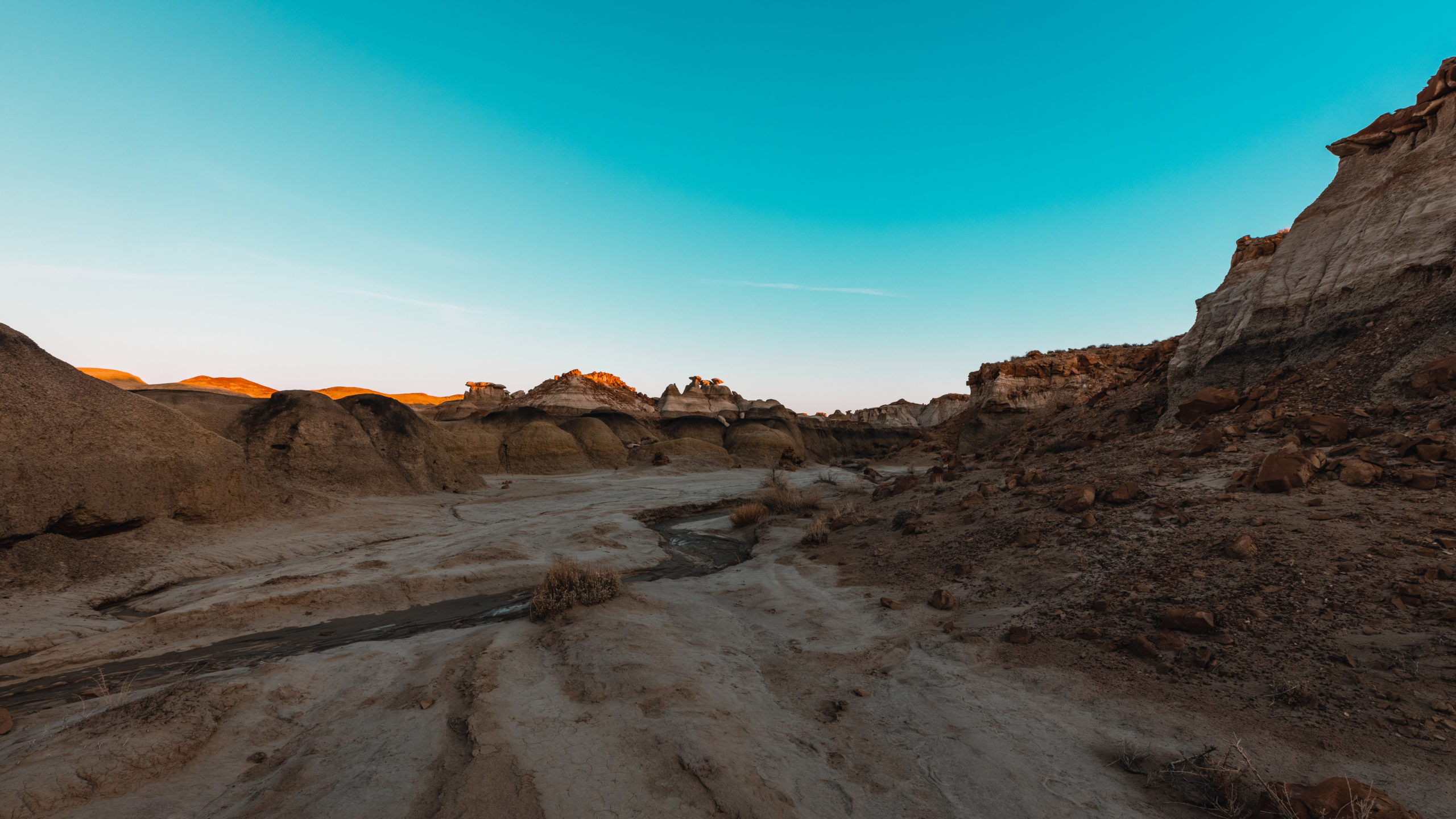 Bisti Badlands, Geological formations, Natural wonders, Stone wing photography, 2560x1440 HD Desktop