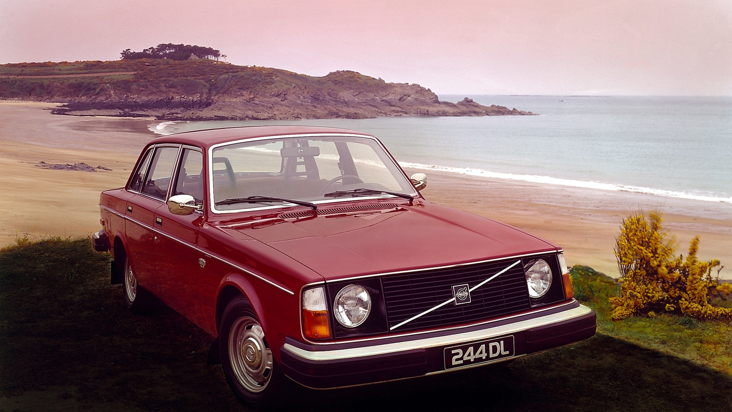 Volvo, Glorious 142 GL, Vintage wallpaper, Automotive art, 2560x1440 HD Desktop