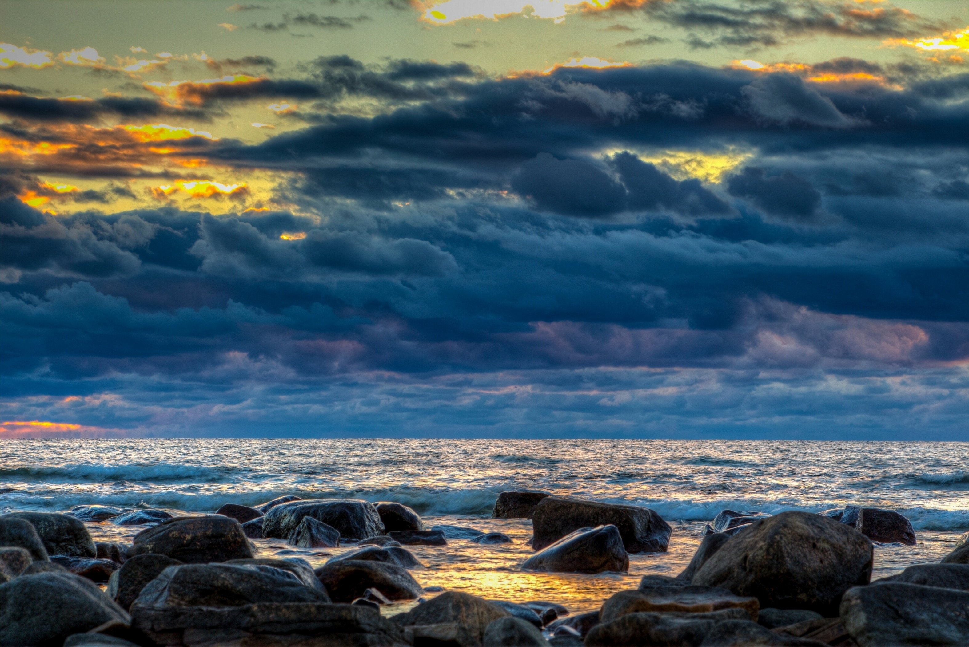 Finland's Baltic Sea, Sky and stones, Thundercloud beauty, Gulf of Bothnia wonder, 3150x2110 HD Desktop