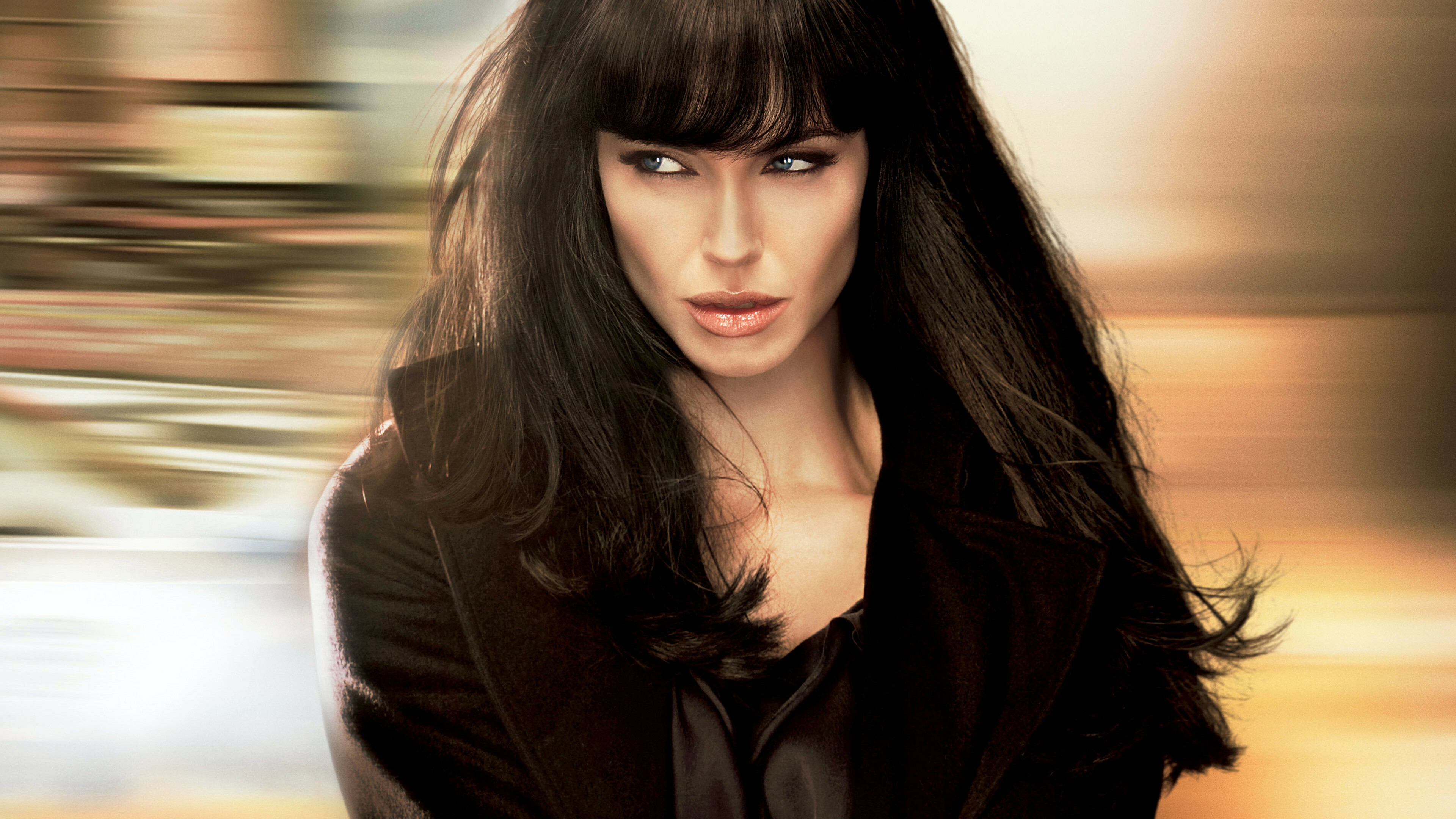 Angelina Jolie: Evelyn Salt, A 2010 American action thriller film. 3840x2160 4K Background.