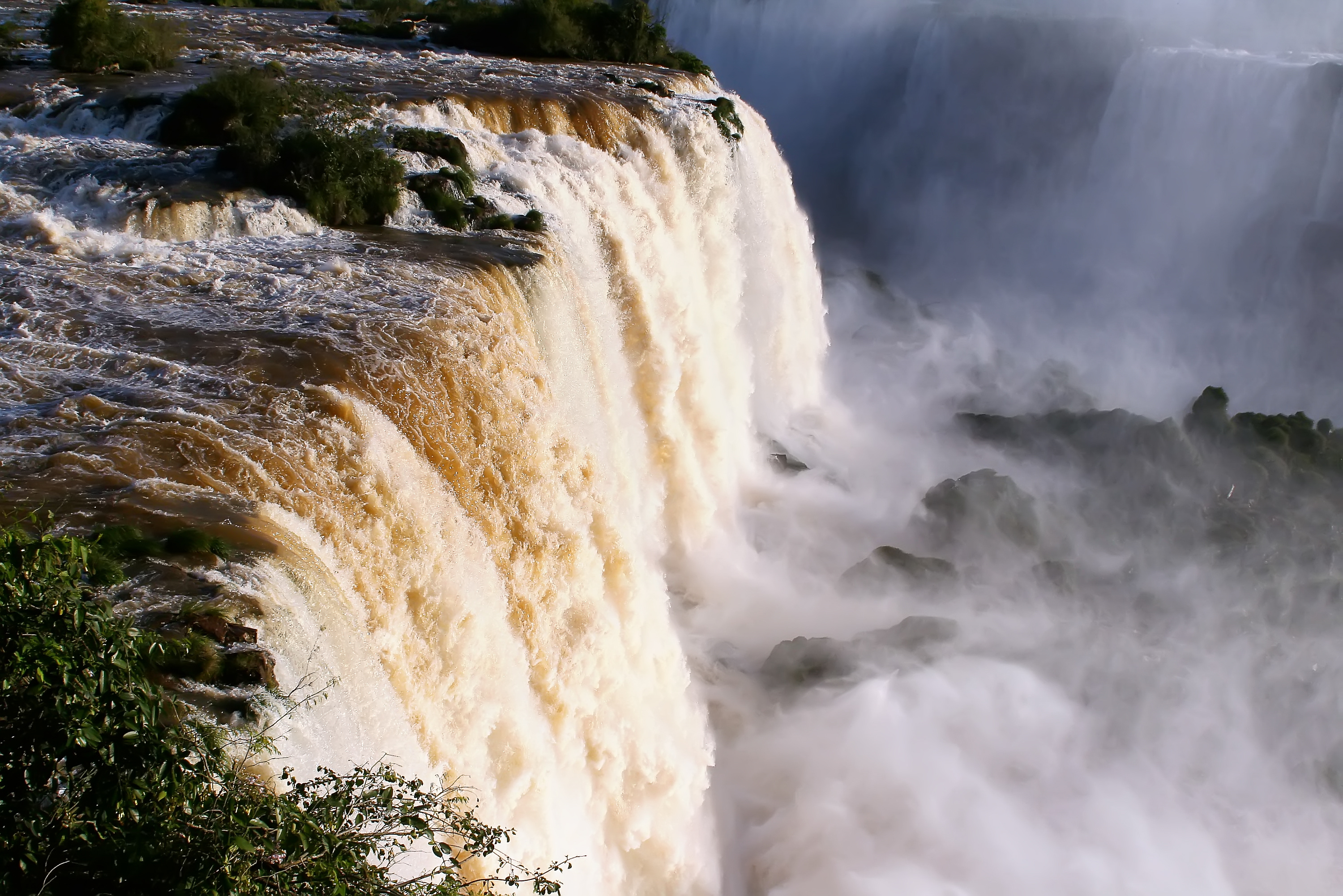 Iguazu Falls, Captivating photo, Nature's masterpiece, Incredible landmark, 3000x2010 HD Desktop