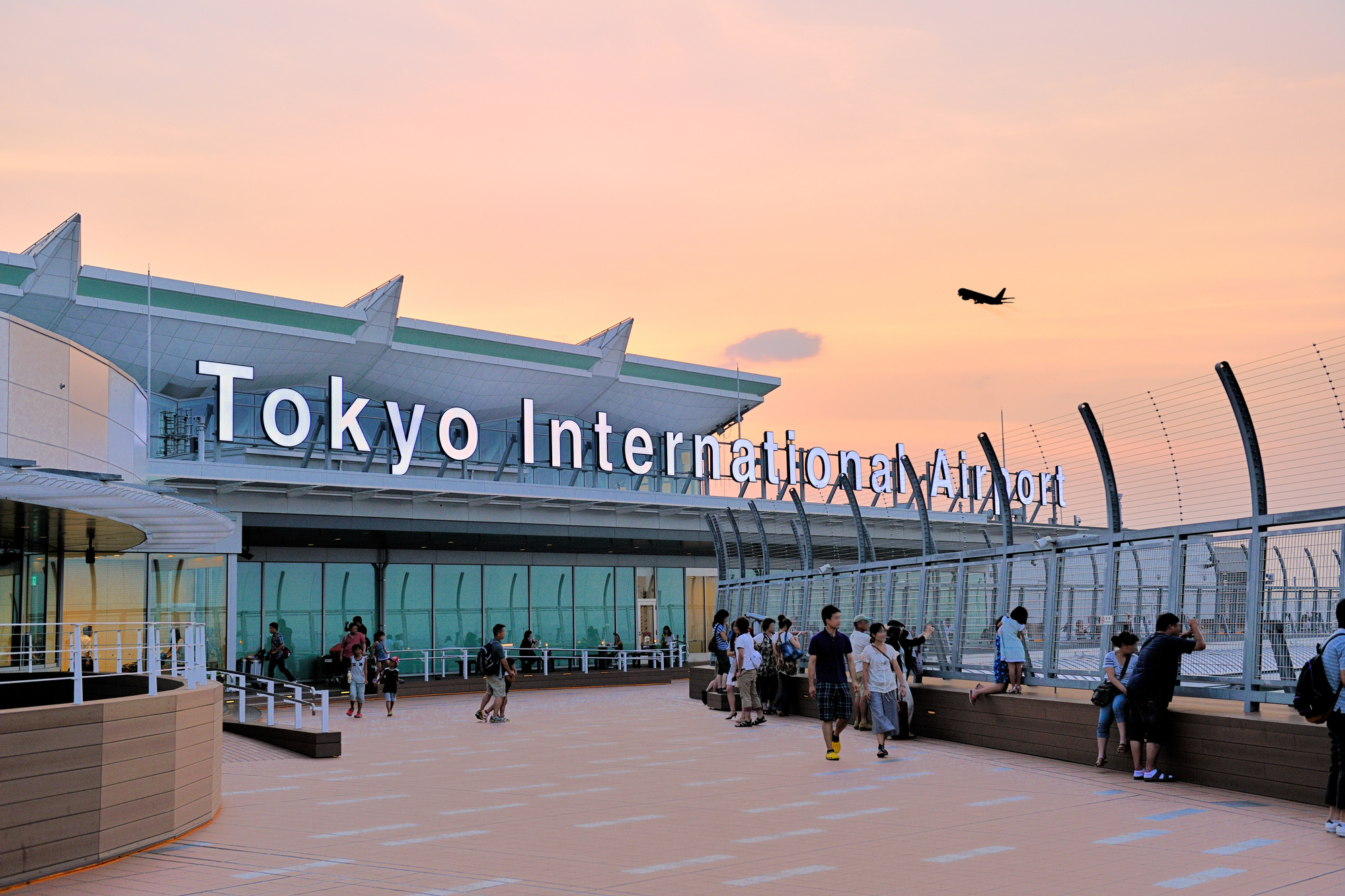 Haneda Airport, Direct train, Tokyo Station, Quick travel connection, 2000x1340 HD Desktop