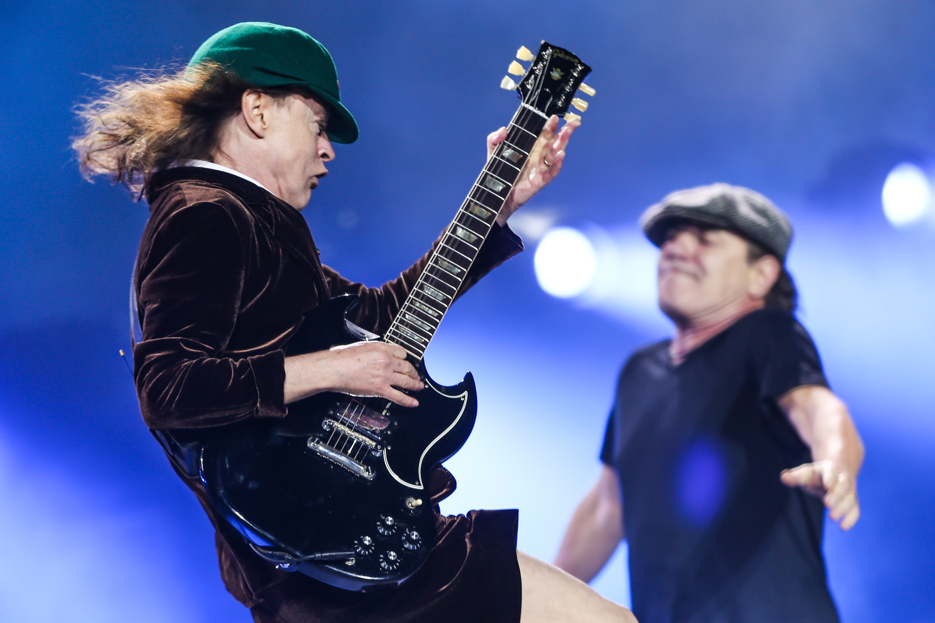 Angus Young, Bucket list concerts, Rolling Stone interview, 3000x2000 HD Desktop