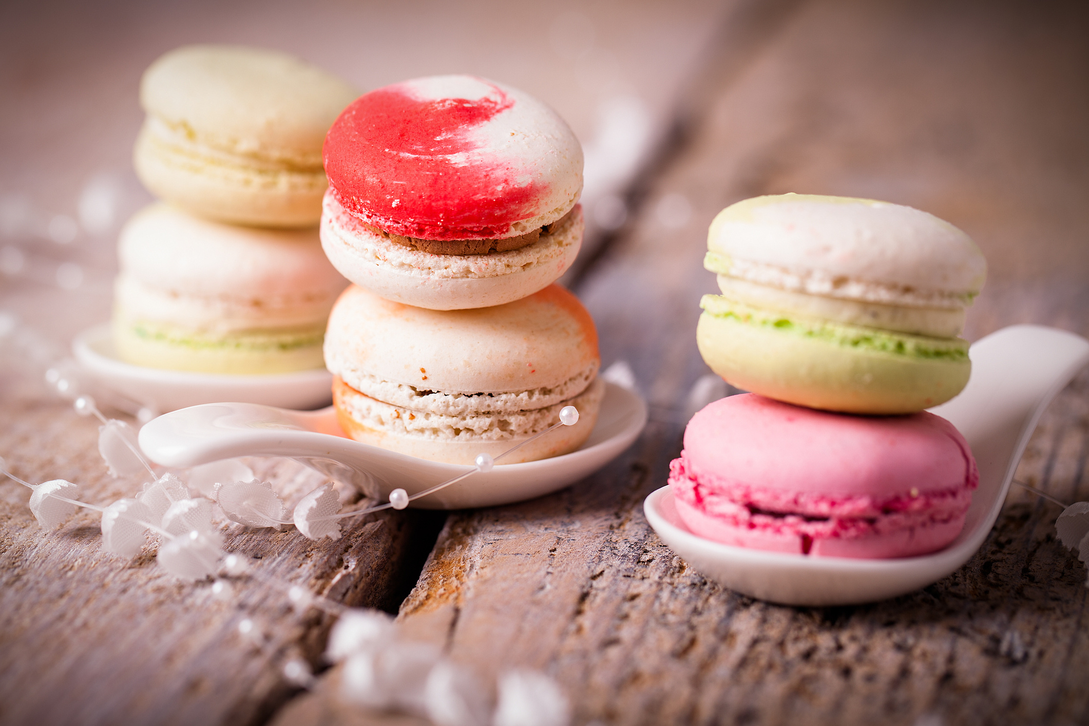 Macaron: Light and airy dessert, Chewy texture and a sweet flavor. 2130x1420 HD Background.