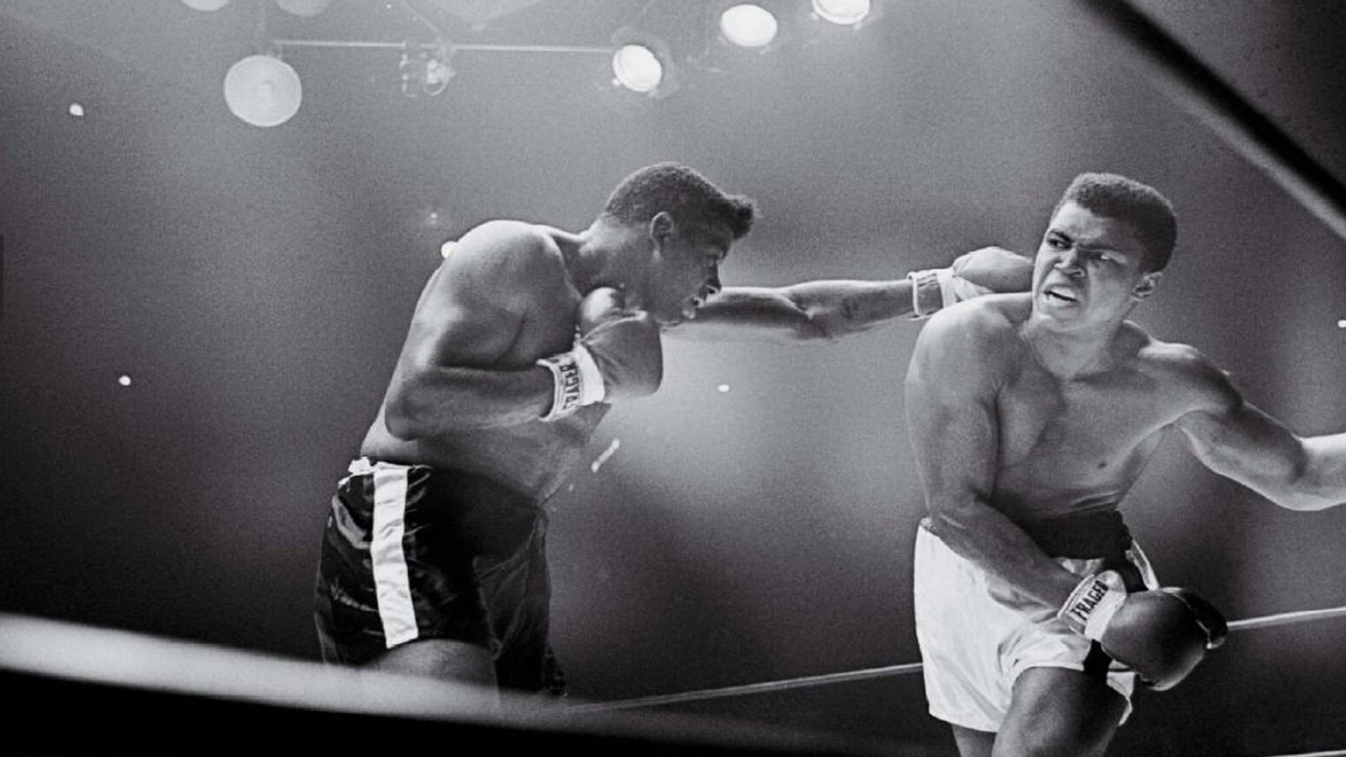 Muhammad Ali: He defended his title against former heavyweight champion Floyd Patterson on November 22, 1965. 1920x1080 Full HD Background.