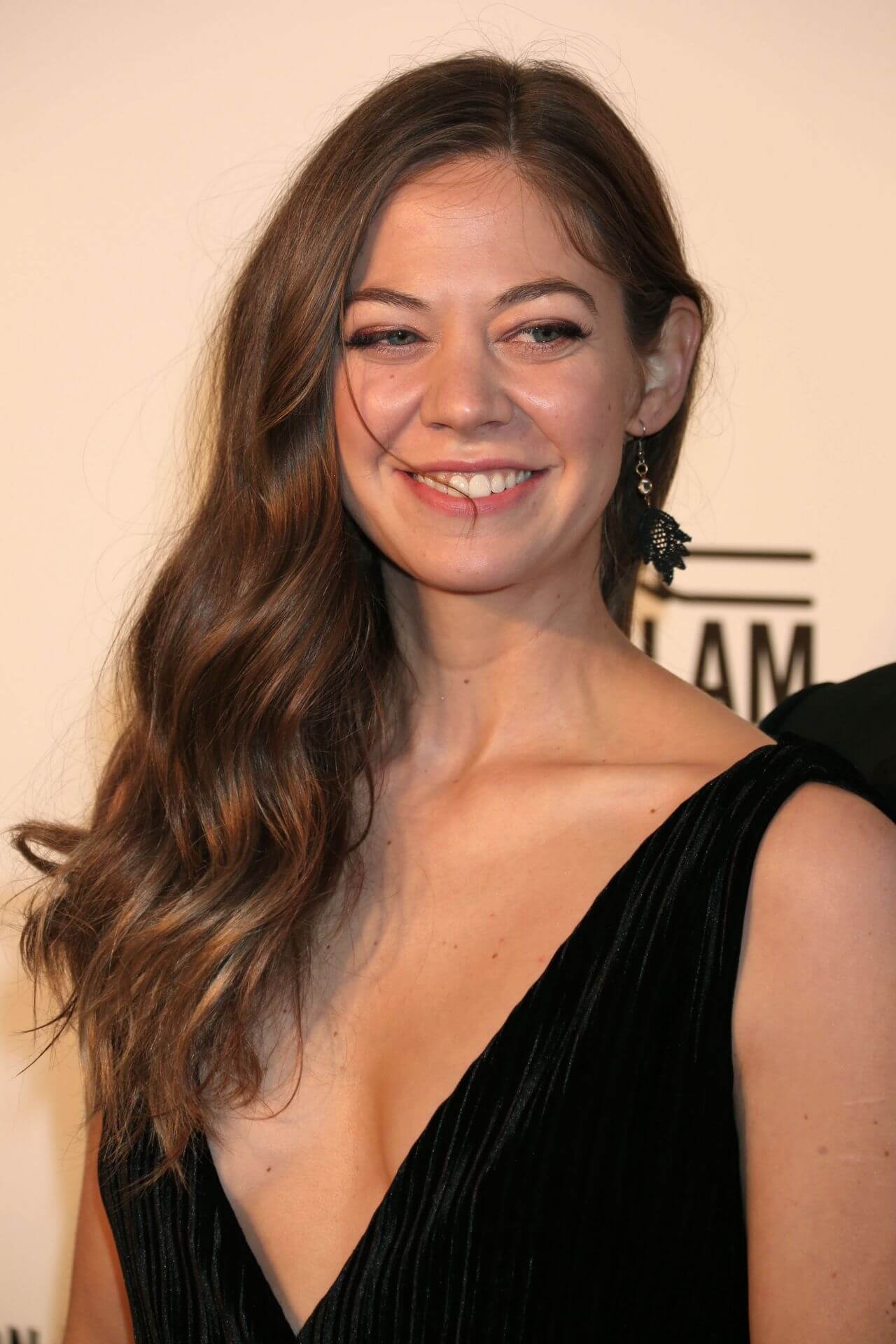 Lio Tipton movies, Analeigh Tipton, Butt pictures, 1280x1920 HD Phone