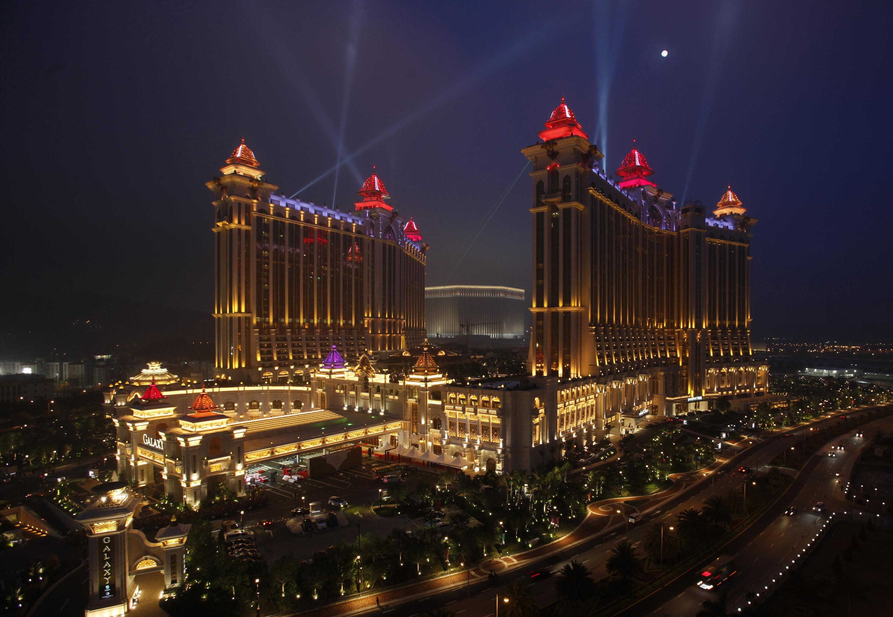 Macau artist jobs, Casino industry, Creative opportunities, Artistic pursuits, 3000x2080 HD Desktop
