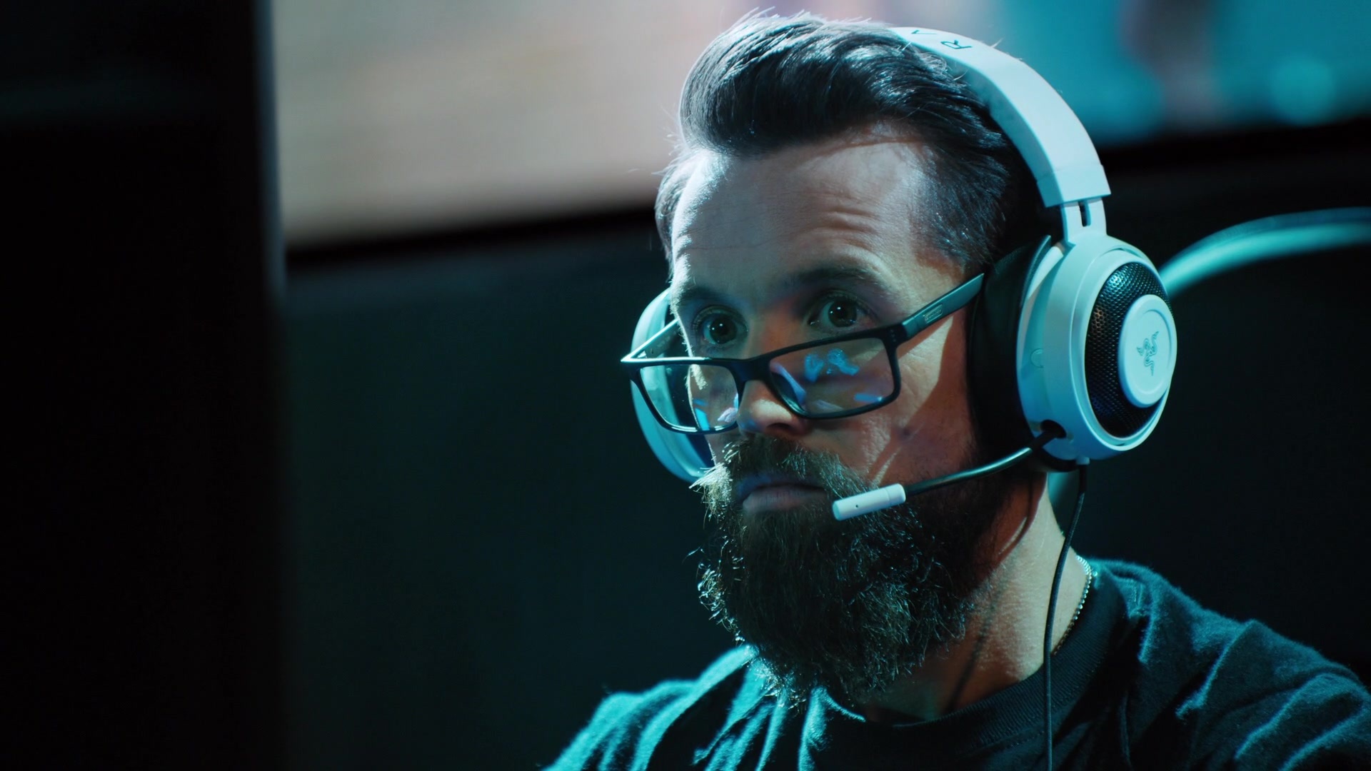 Razer White Gaming Headset Used By Rob McElhenney As Ian Grimm In Mythic Quest: Raven's Banquet Season 1 Episode 7 1920x1080