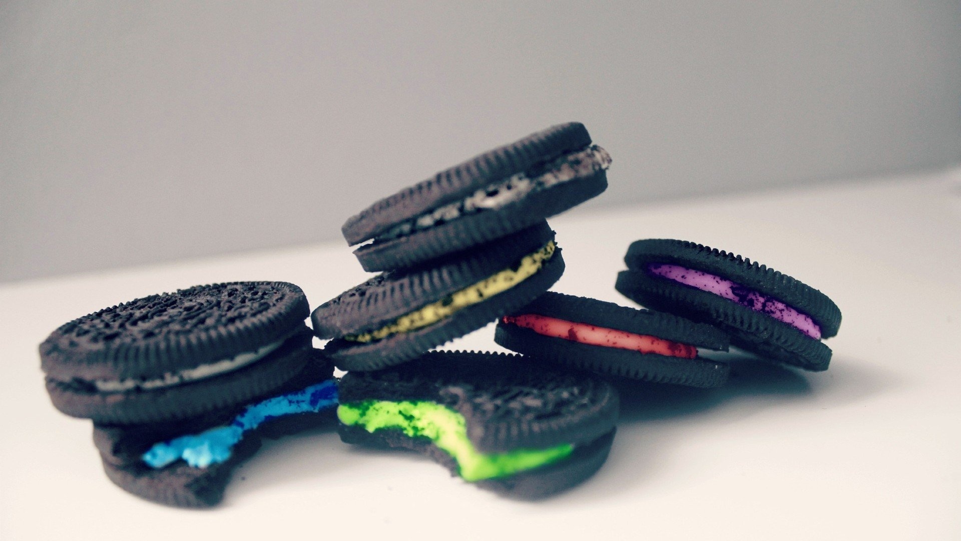 Cookie: Oreos, Consist of two chocolate wafers with a sweet cream filling. 1920x1080 Full HD Background.