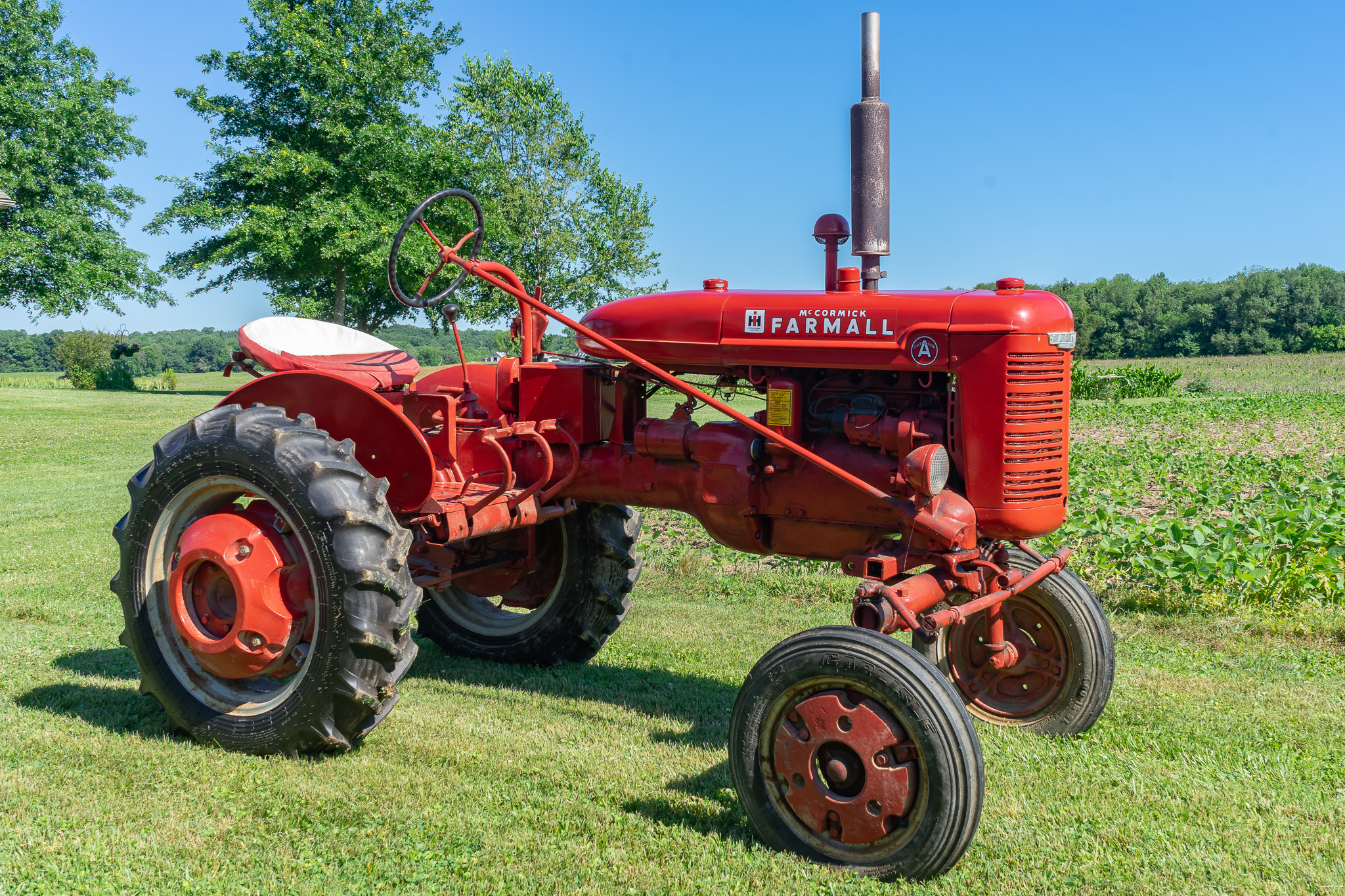 1942 McCormick Farmall A, Vintage International Harvester tractor, Classic farm equipment, Collectible piece, 2050x1370 HD Desktop