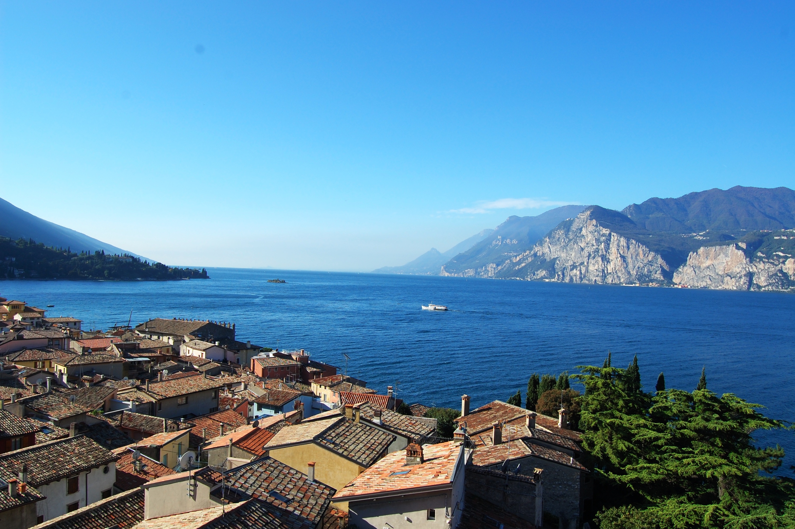 Lago di Garda, Desktop wallpaper, Italian paradise, Tranquil escape, 3010x2000 HD Desktop
