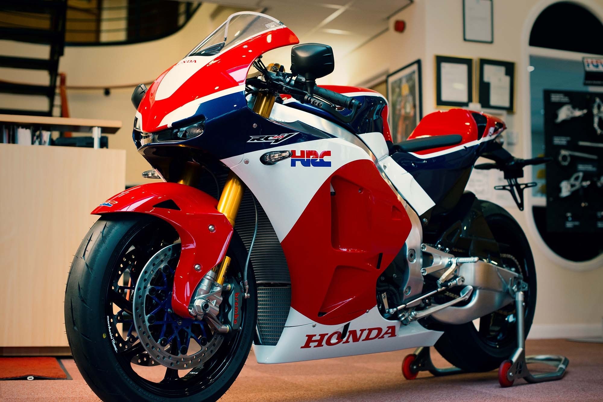 Honda RC213V-S, Isle of Man TT, Motorcycle news, Racing excitement, 2000x1340 HD Desktop