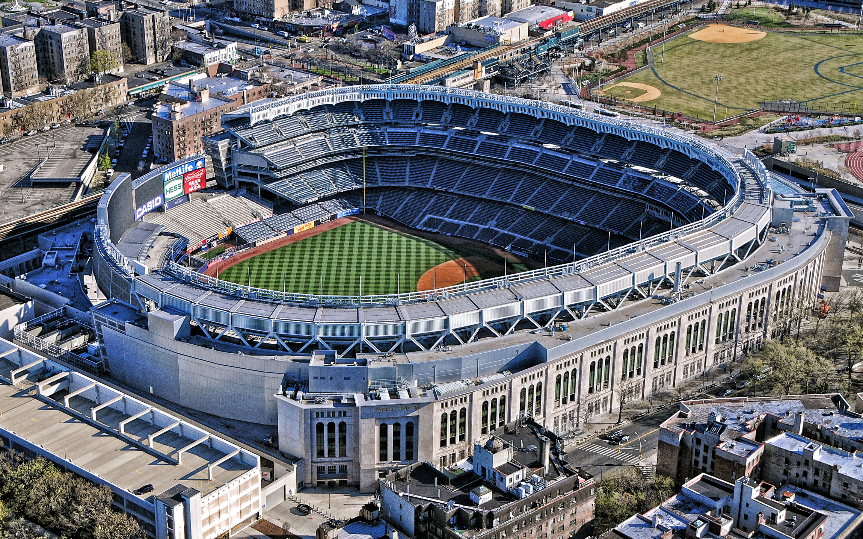 Yankee Stadium, Major League Baseball, New York City, Athletic landmark, Professional sports, 2880x1800 HD Desktop
