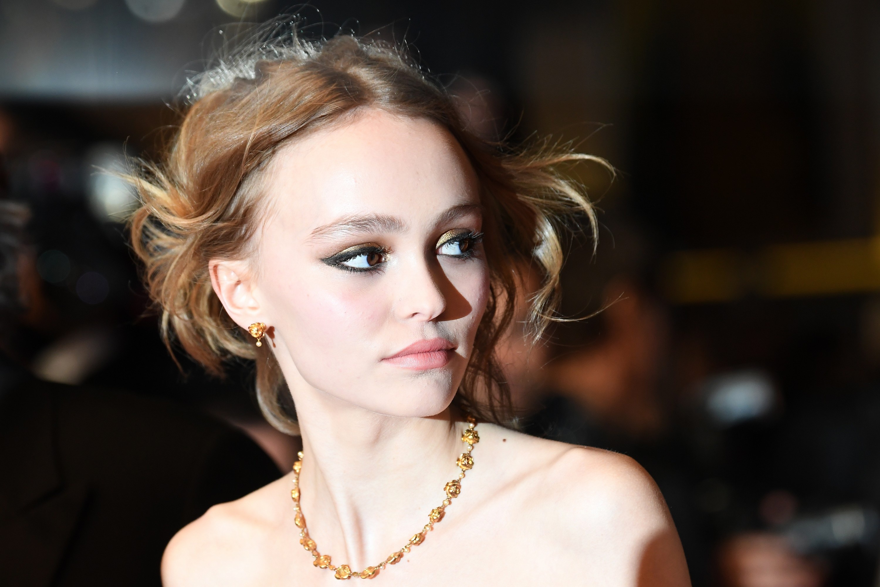 Lily-Rose Depp, Captivating beauty, Model poses, Chic fashion moments, 3000x2000 HD Desktop