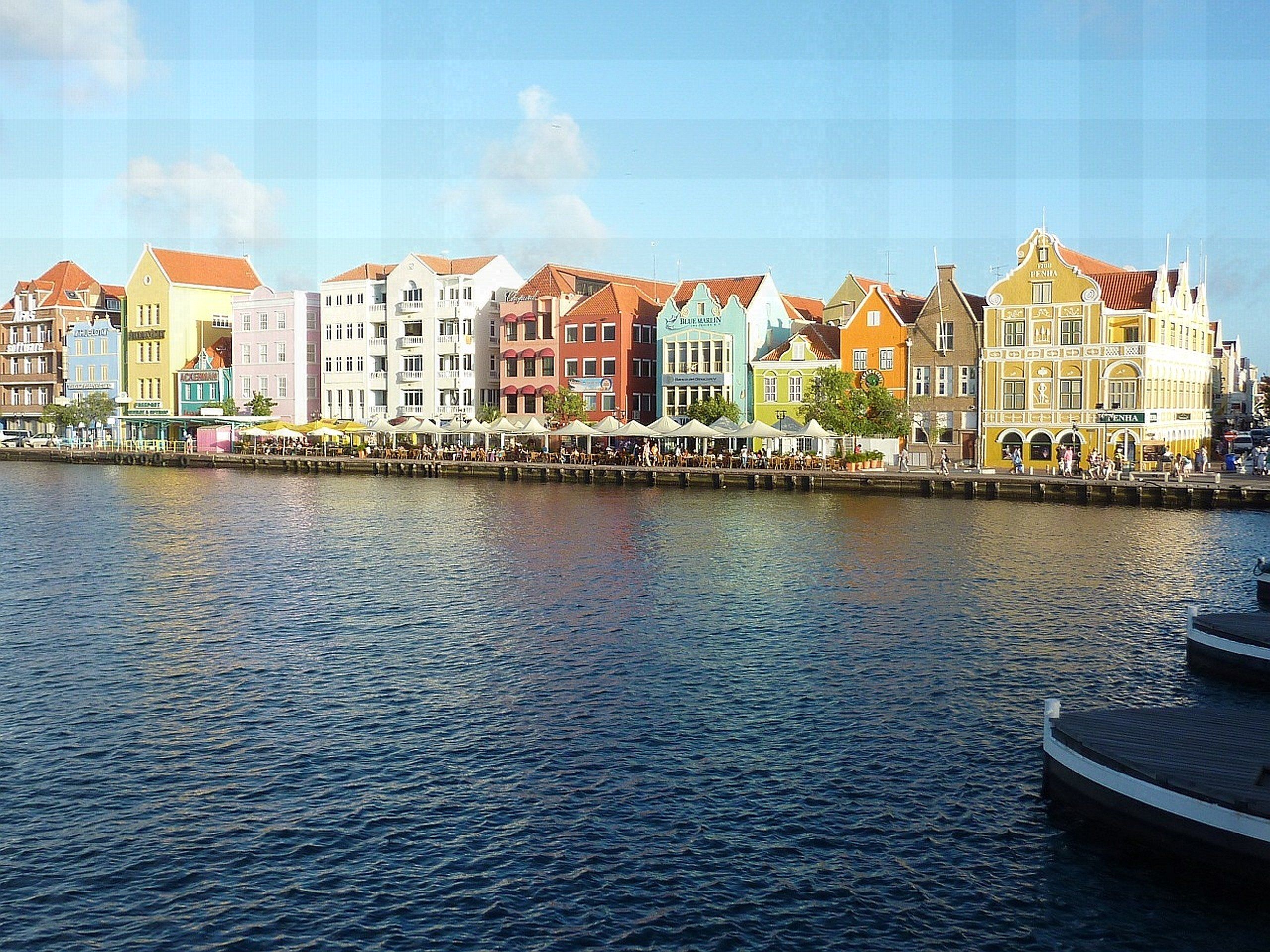 Willemstad wallpapers, Vibrant city, Island charm, 2560x1920 HD Desktop