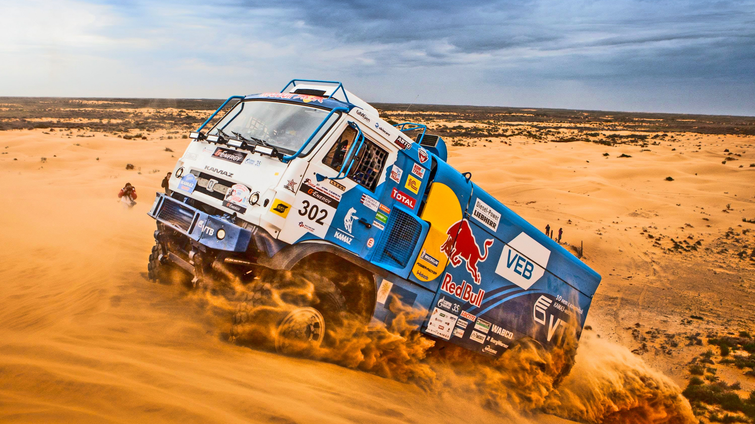 Dakar Rally: Redbull, Team Kamaz Master, VTB, The general sponsor, Rally. 2560x1440 HD Wallpaper.