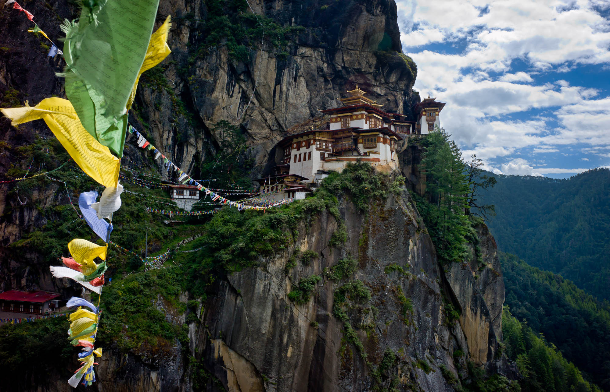 Tiger's Nest Specialist, Bhutan travel experts, Customized itineraries, Authentic experiences, 2000x1290 HD Desktop