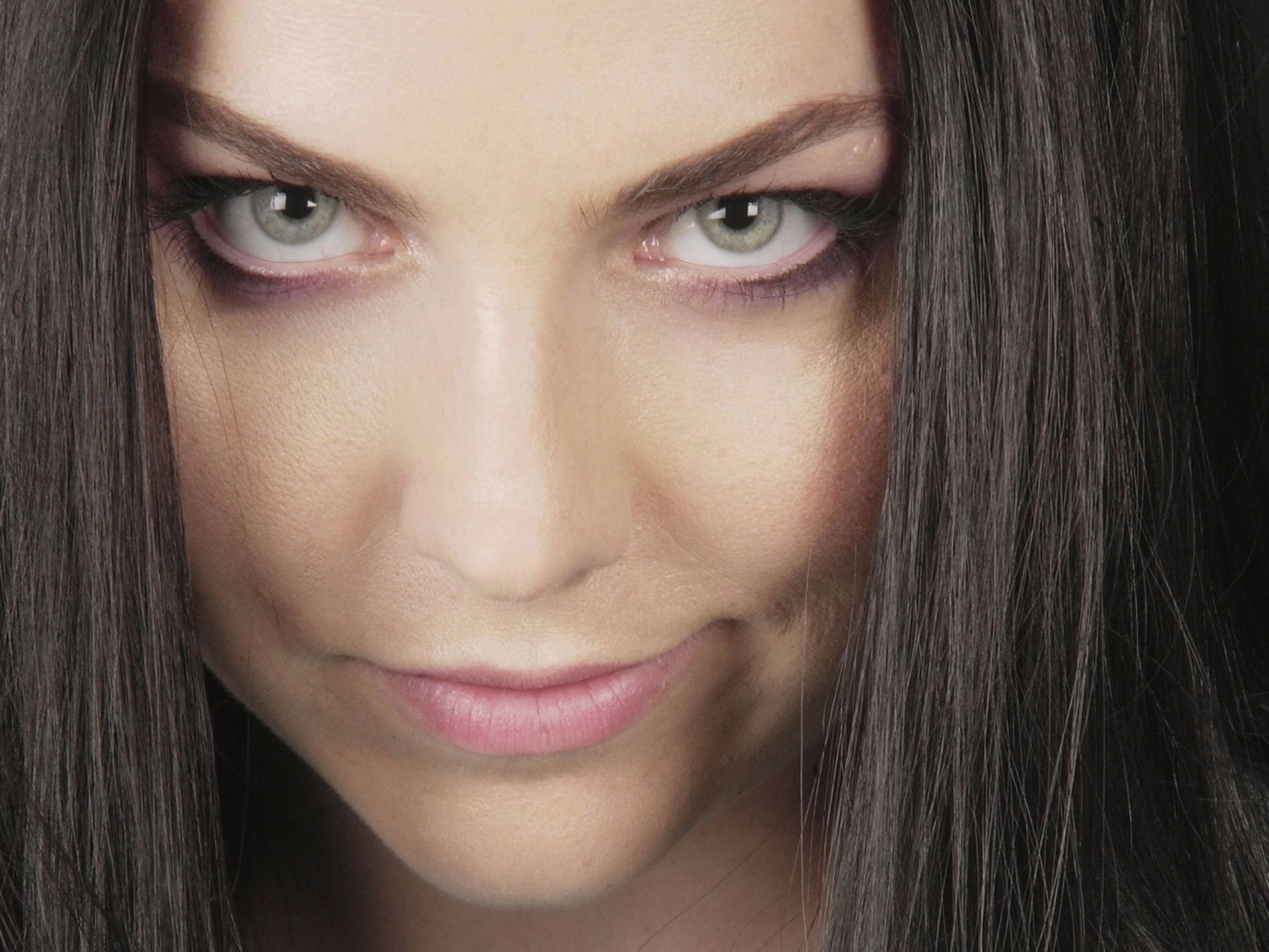 Amy Lee, Captivating presence, Soulful performance, Electrifying stage, 1920x1440 HD Desktop