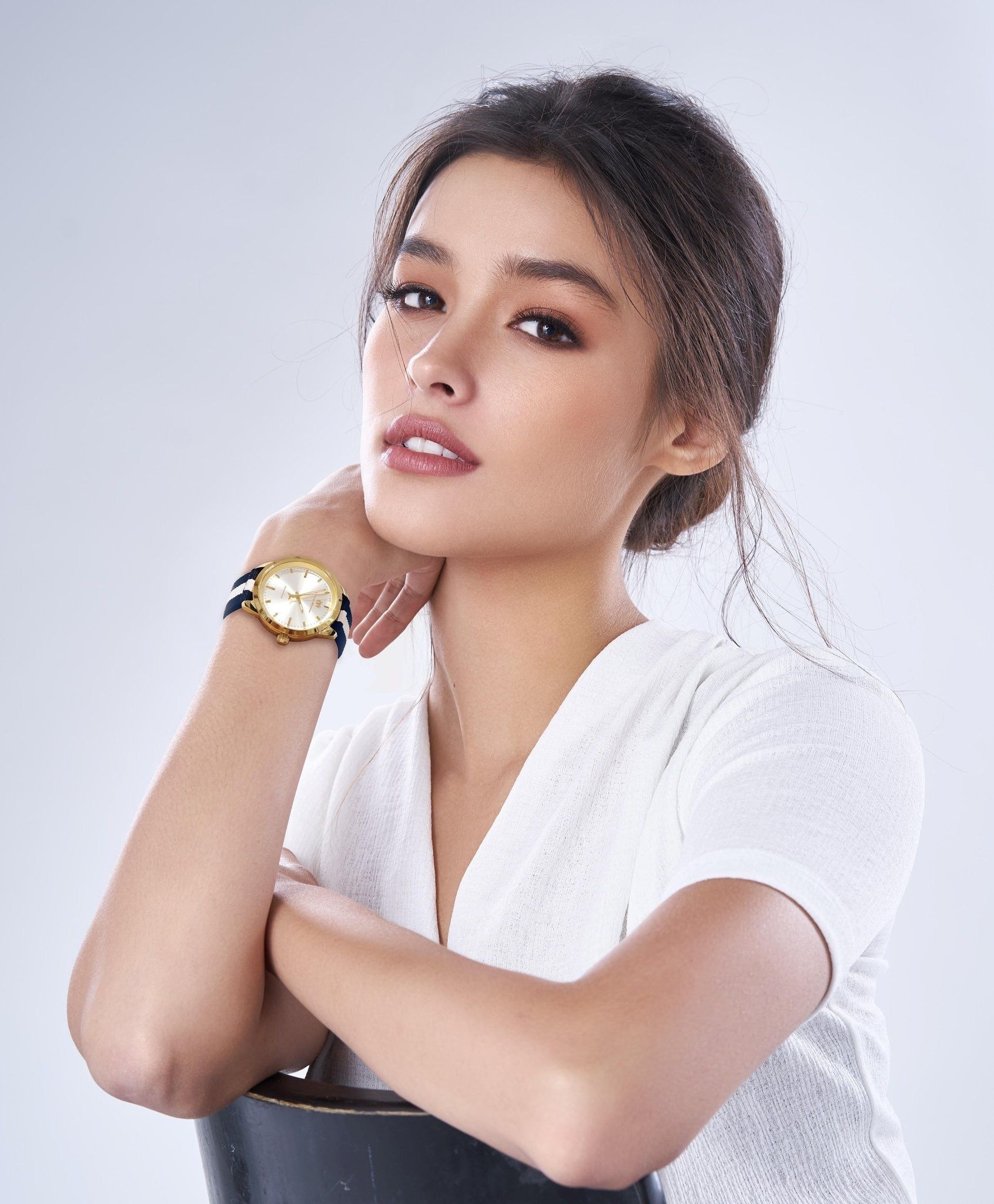 Liza Soberano, Stunning beauty, Filipina actress, Admirable photos, 1700x2050 HD Handy