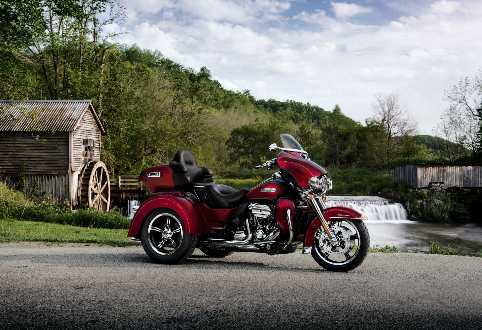 Harley-Davidson Freewheeler, Classic motorcycle, Smooth ride, Open road adventures, 2020x1380 HD Desktop