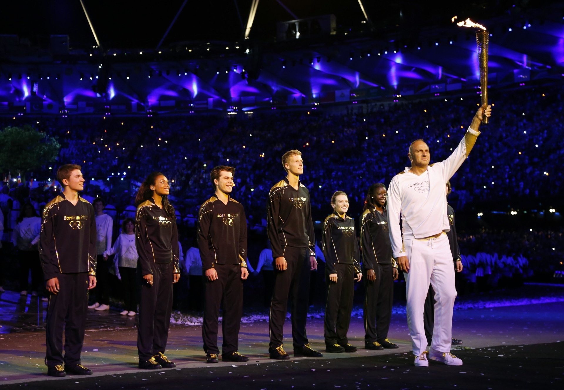 Olympic Flame: Steve Redgrave, The Opening Ceremony, 2012 Summer Olympics, London. 1920x1330 HD Wallpaper.