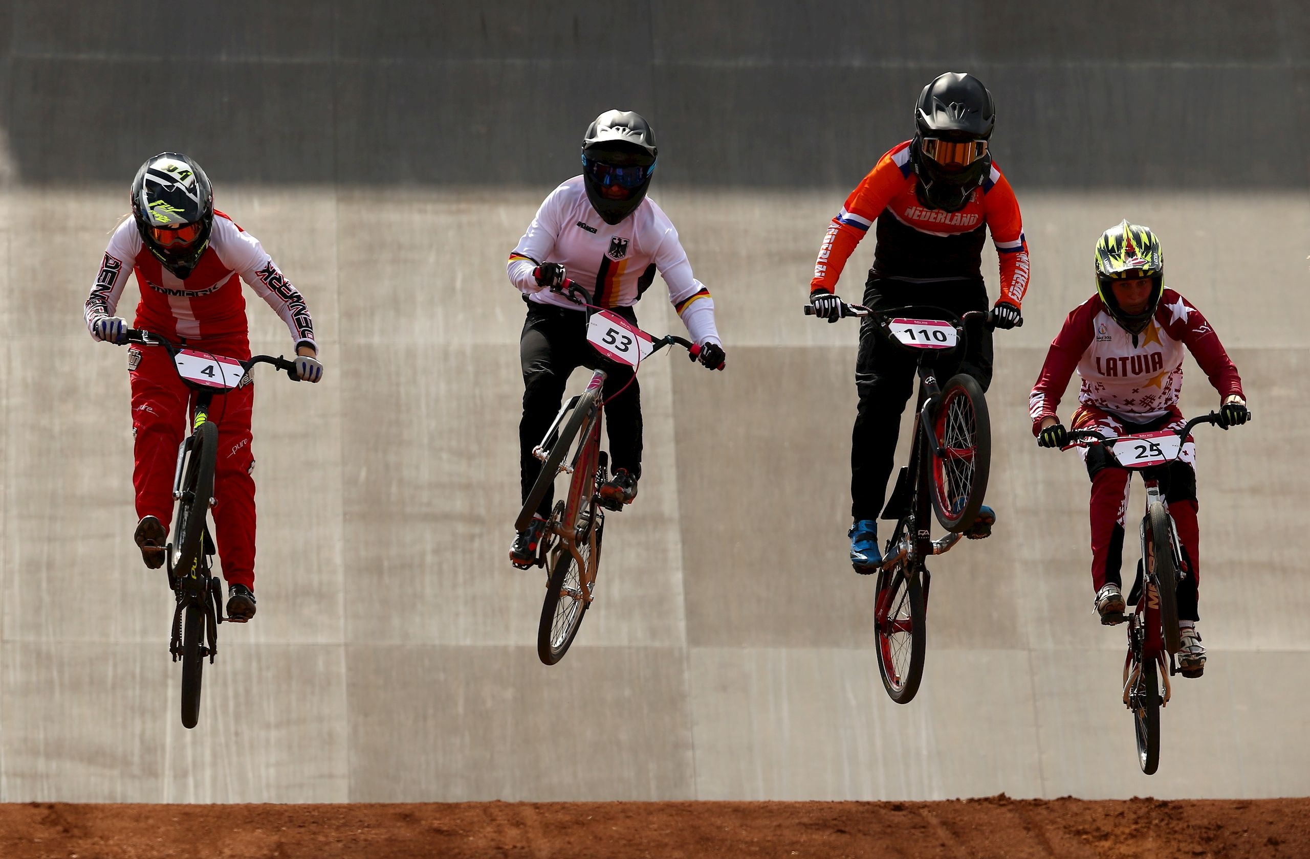 Laura Smulders, Rise to fame, BMX star, Sports icon, 2560x1680 HD Desktop