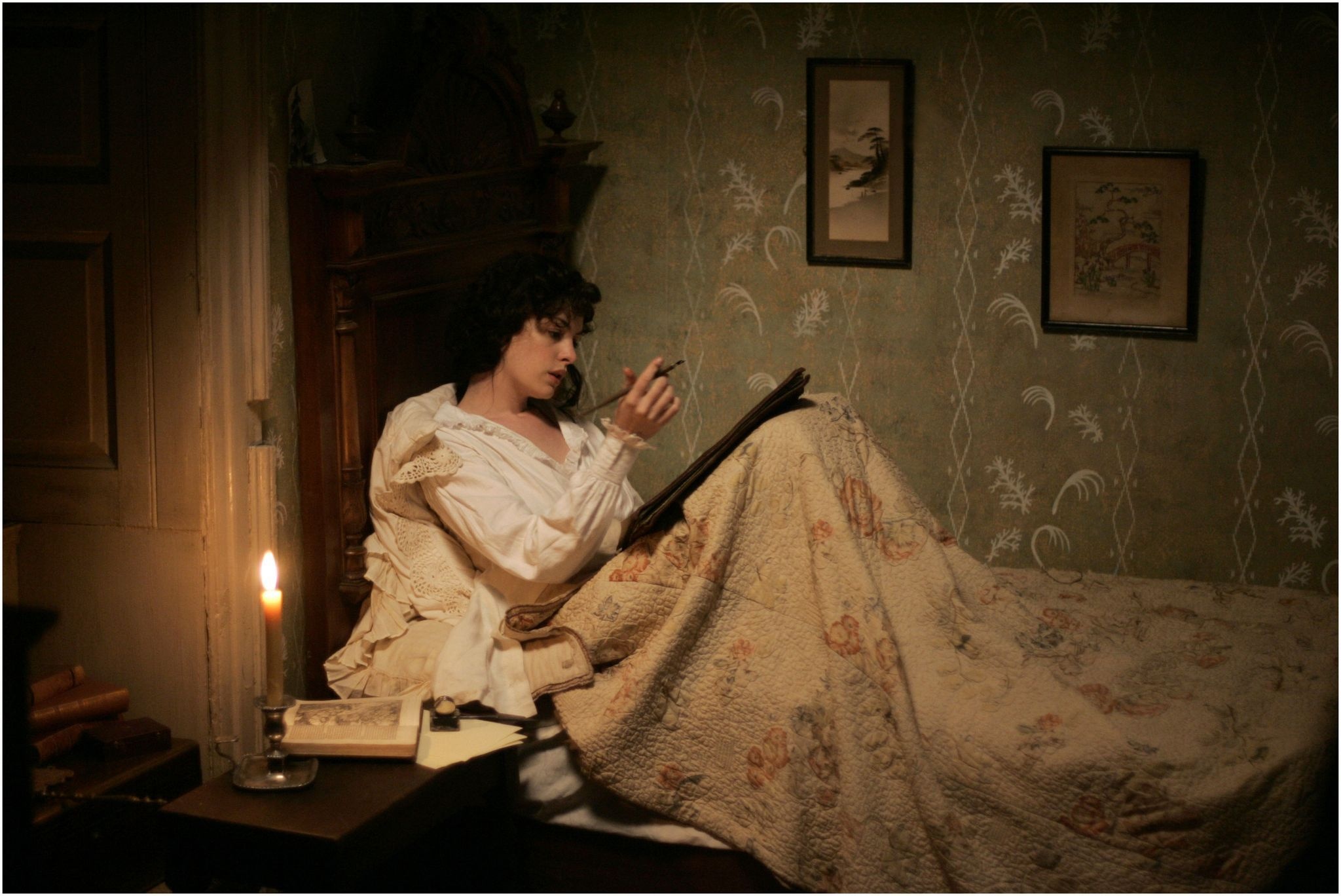 Write at night, soft light, Anne Hathaway, Becoming Jane, 2050x1370 HD Desktop