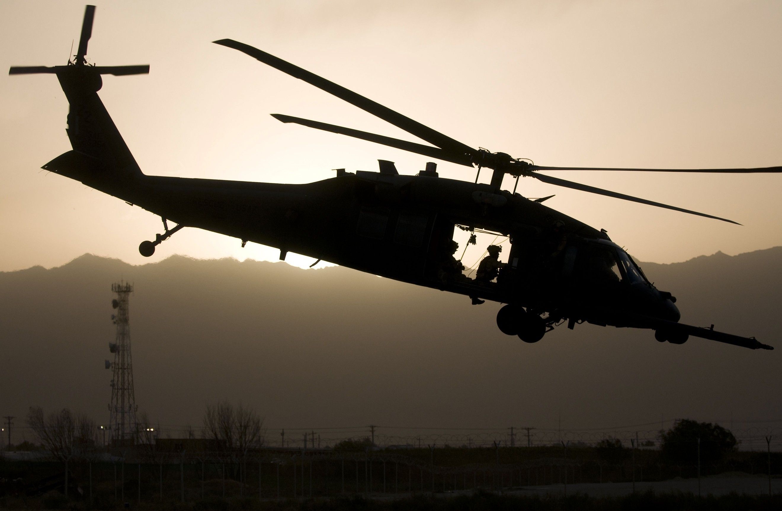 Black Hawk helicopter, Top backgrounds, 2640x1730 HD Desktop