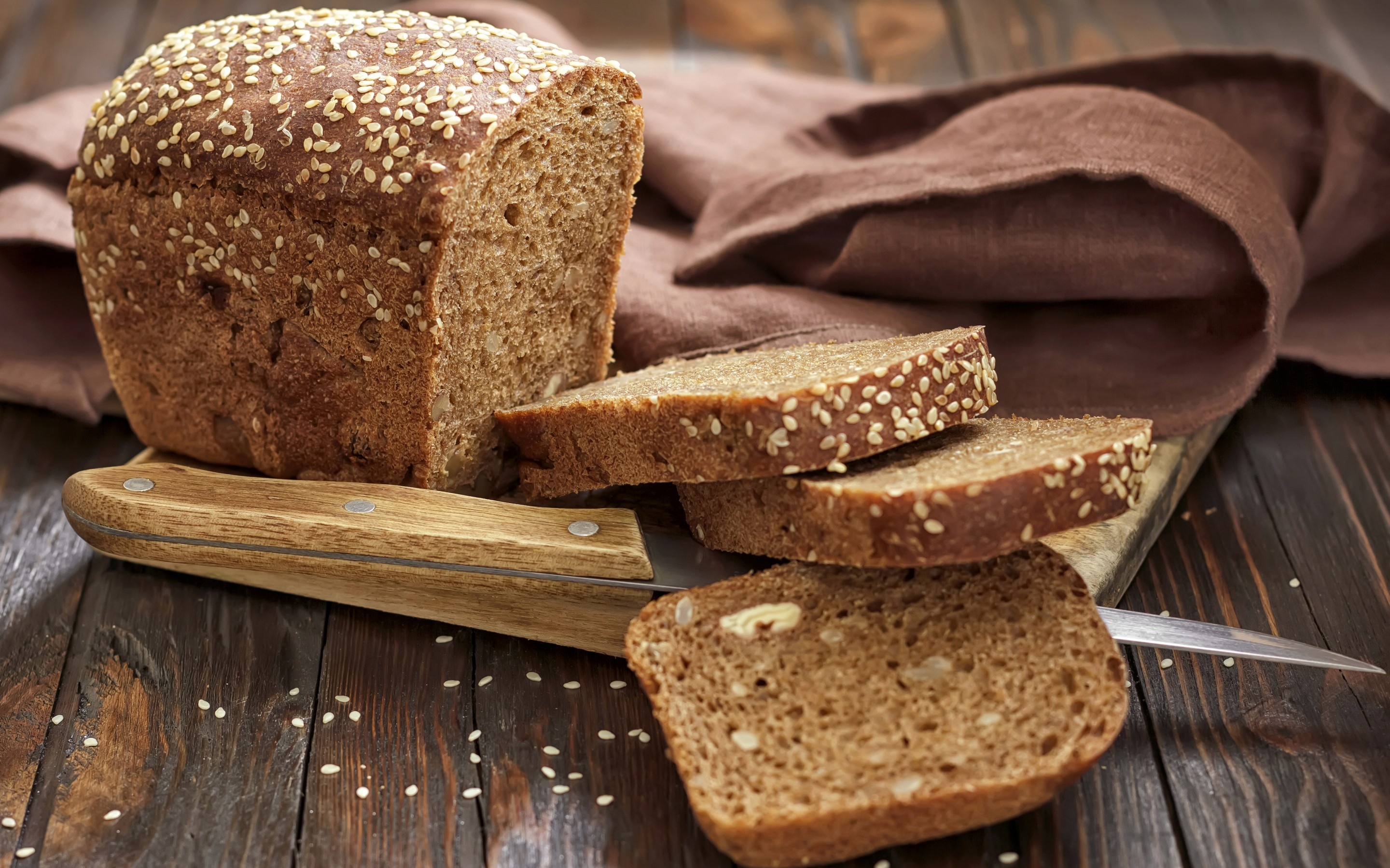Freshly baked loaf, Warm crusty bread, Delicious aroma, Sliced perfection, 2880x1800 HD Desktop
