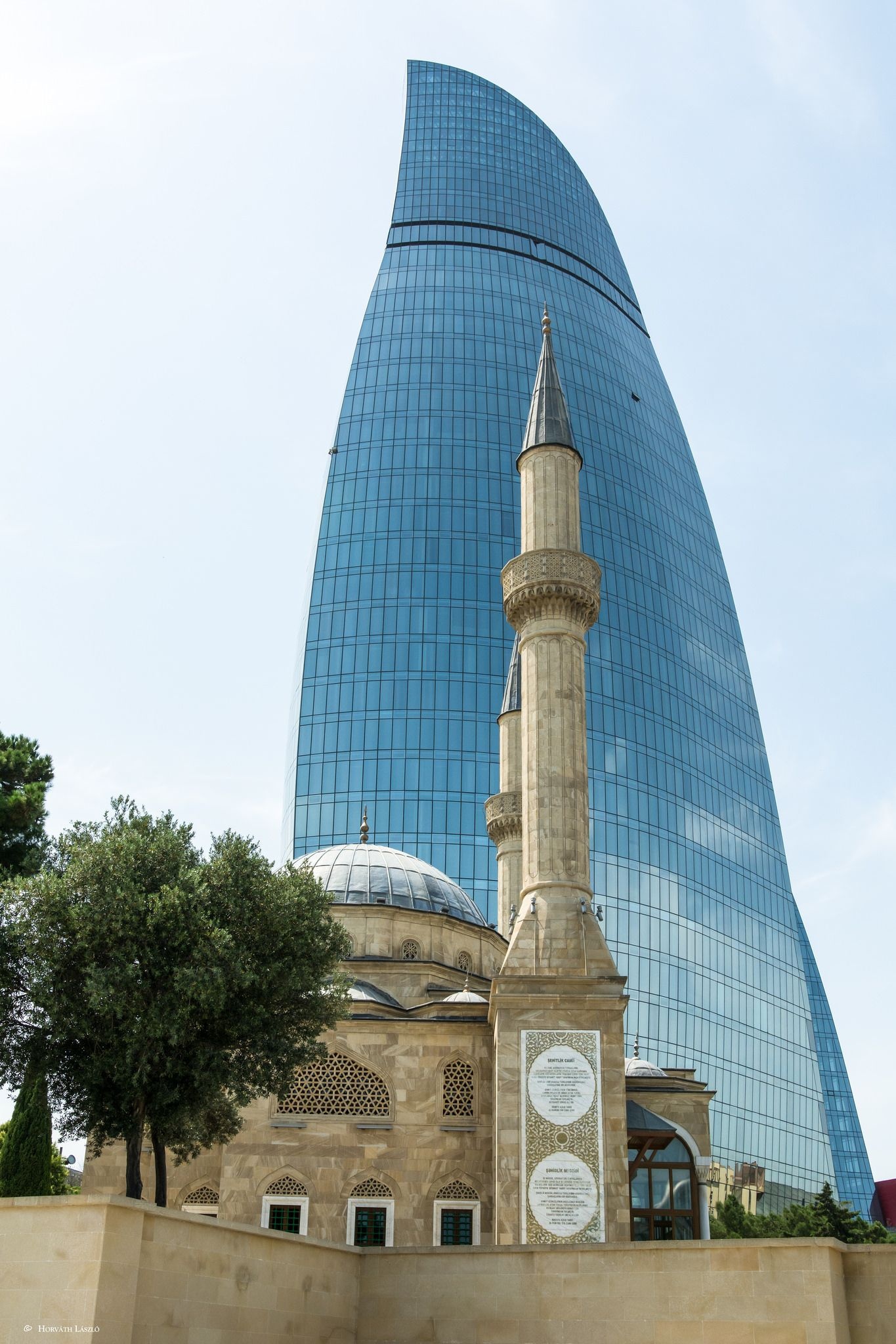 Azerbaijan travel, Baku city, 1370x2050 HD Phone