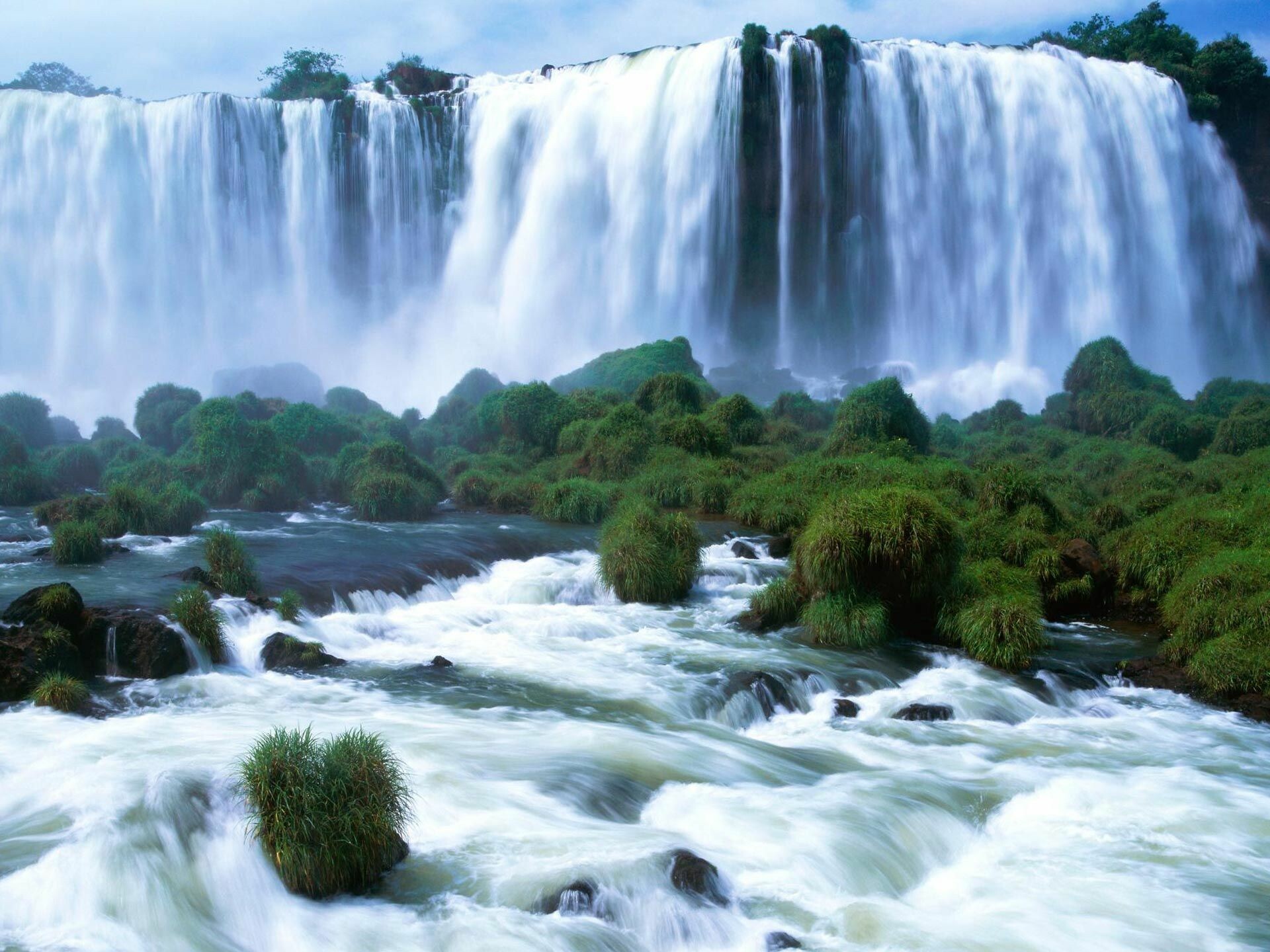 Victoria Falls: One of the most famous tourist sites in subsaharan Africa, Zambesi River. 1920x1440 HD Wallpaper.