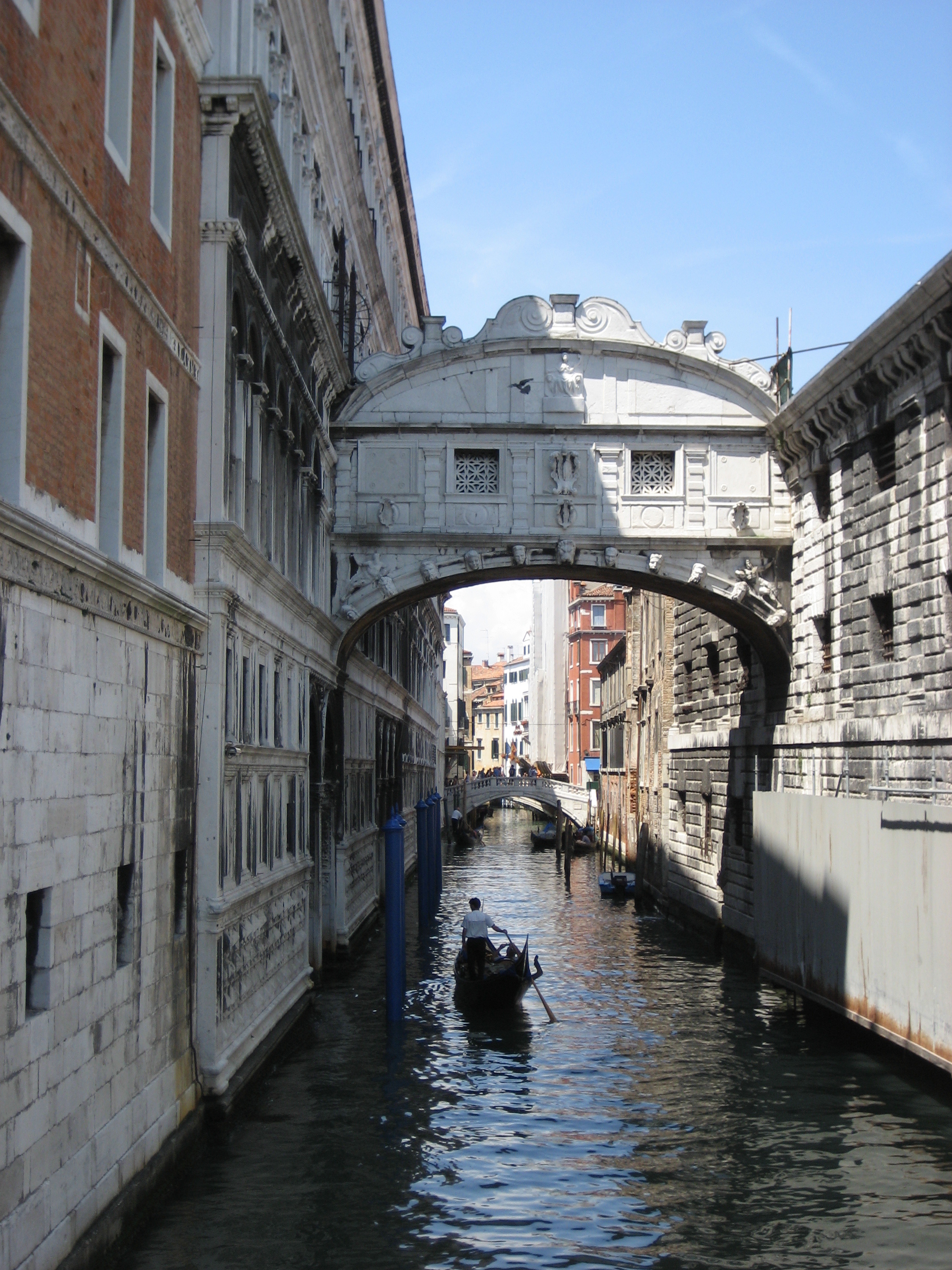 Den Charme der Seufzerbrücke in Venedig erleben, 2120x2820 HD Handy