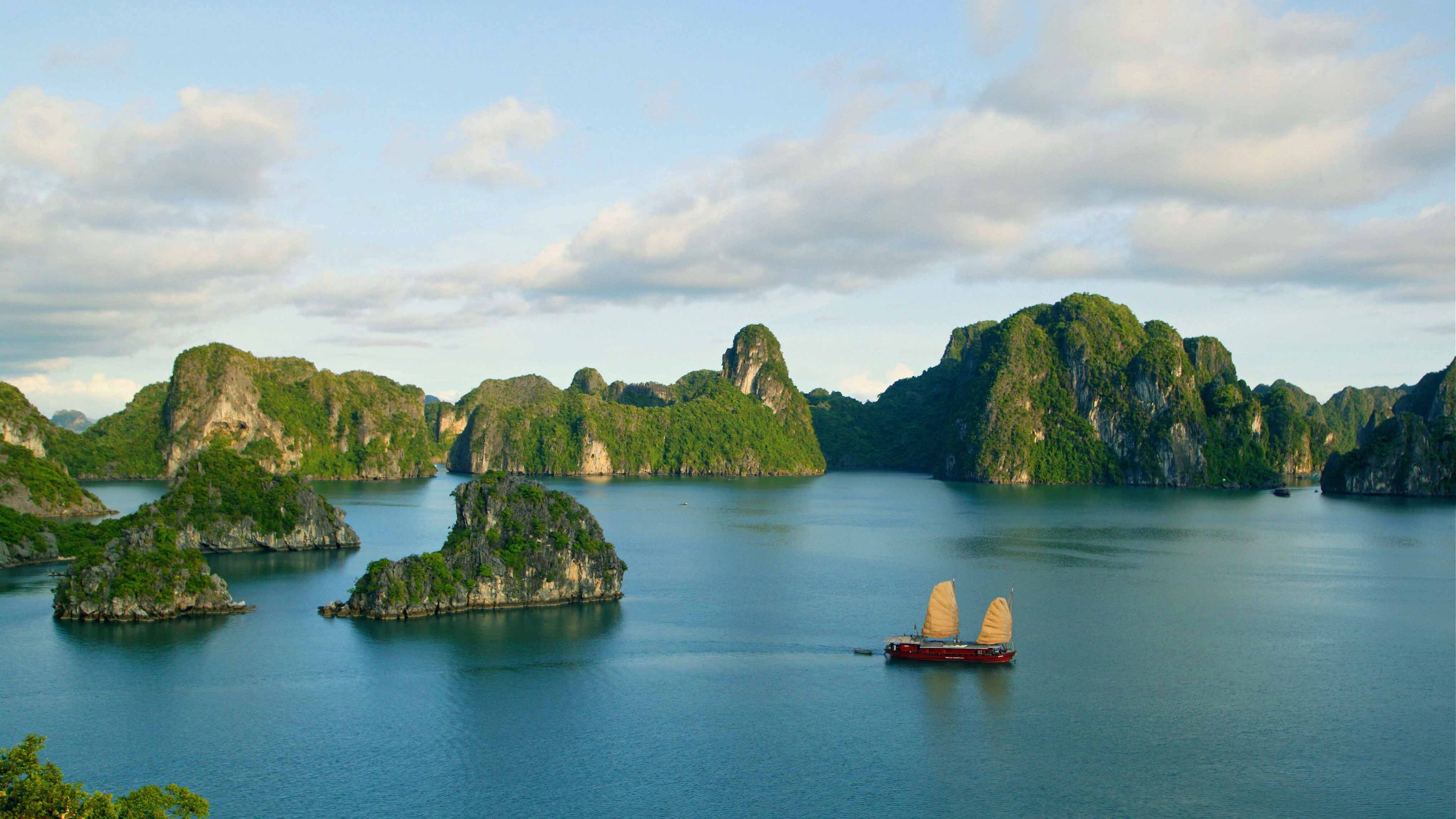 Ha Long Bay Vietnam, HD wallpapers download, Mesmerizing views, Captivating landscapes, 3840x2160 4K Desktop