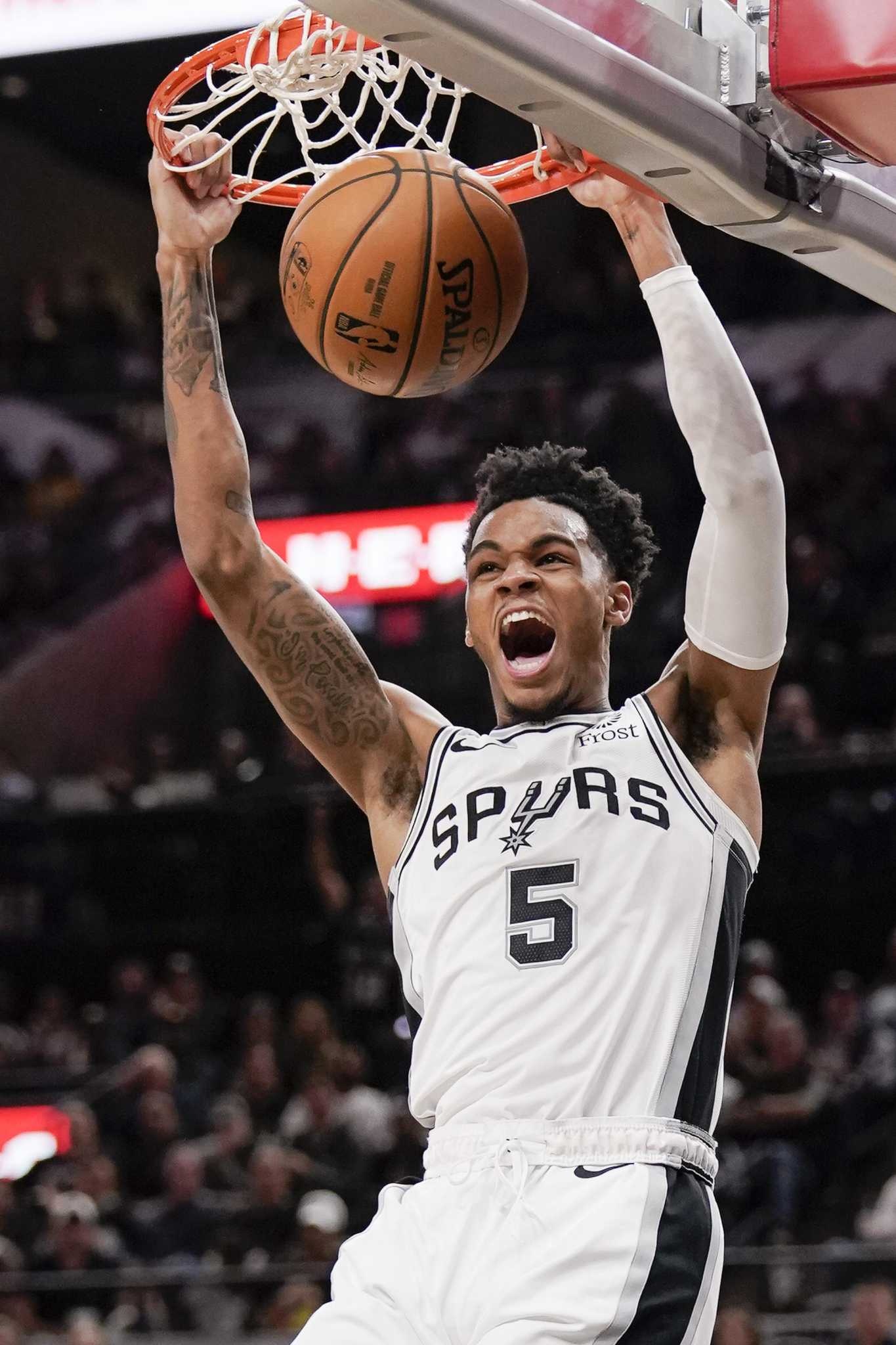 Dejounte Murray, Need for speed, Spurs player, Sports, 1370x2050 HD Handy