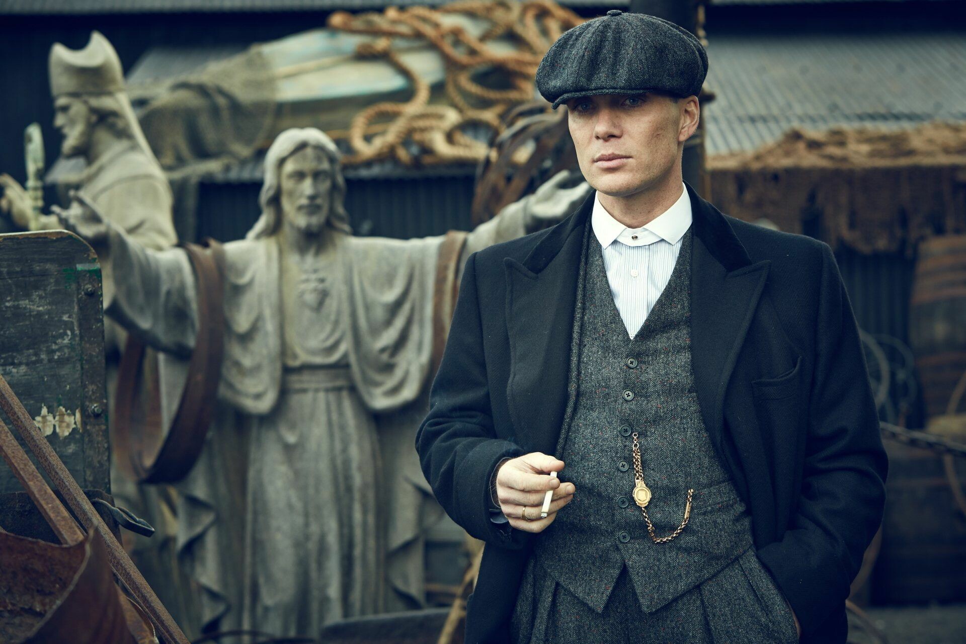 Peaky Blinders: A war veteran who fought in the trenches, Tommy Shelby. 1920x1280 HD Wallpaper.