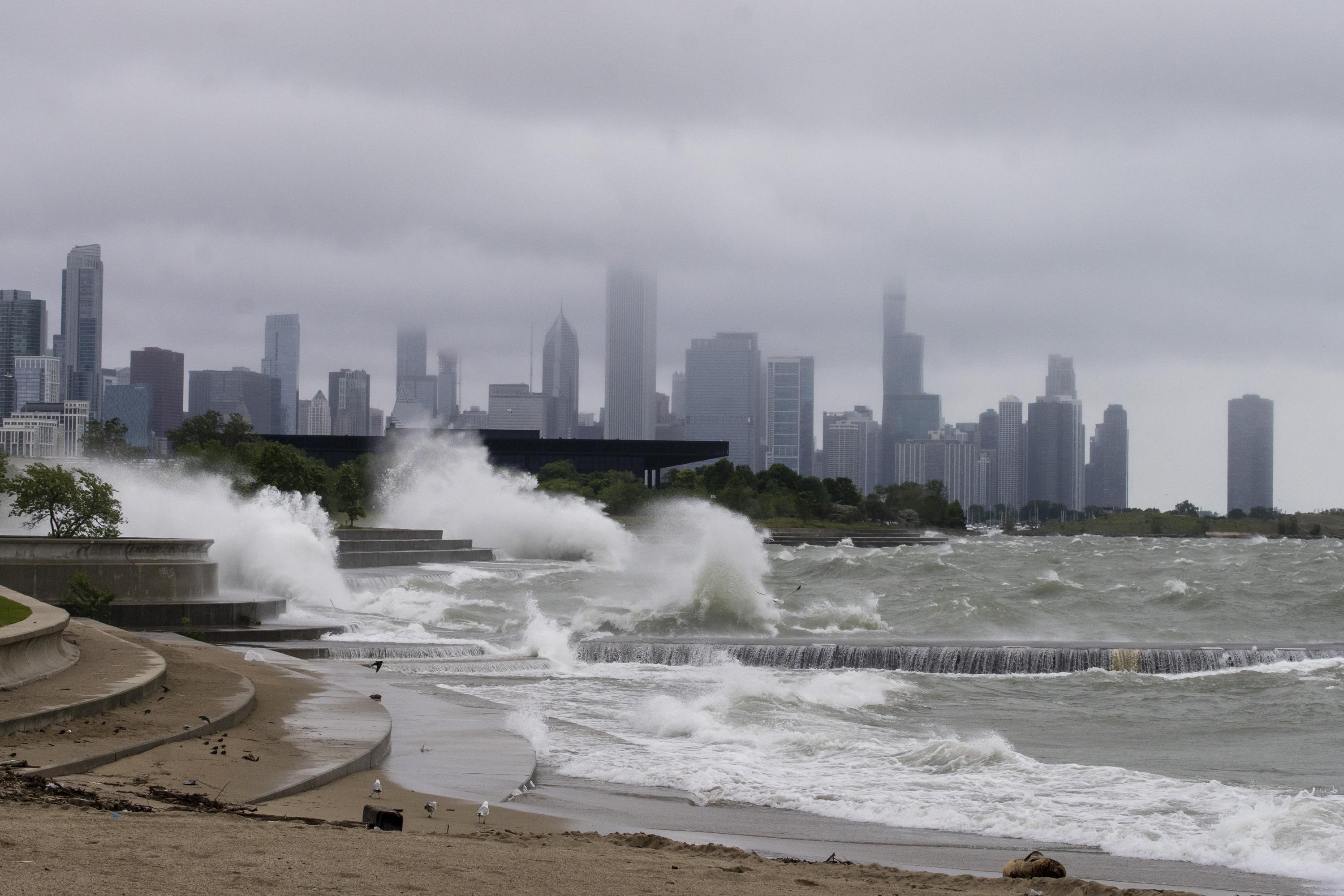 Lake Michigan, High waves, Eroded beaches, Chicago, 3000x2000 HD Desktop