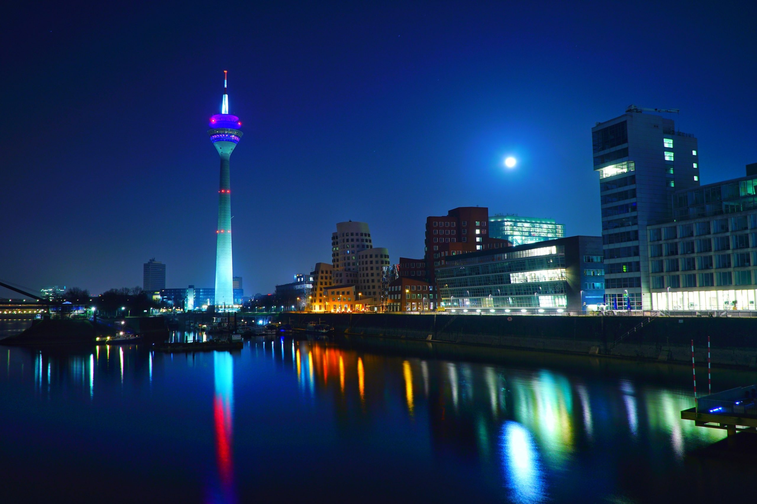 Dusseldorf Skyline, Cultural journey, Embracing Dusseldorf, Exploring the city, 2560x1710 HD Desktop