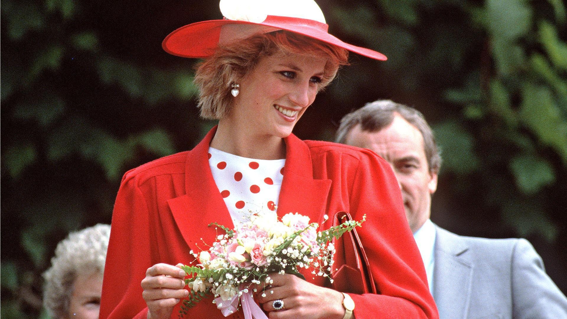 Princess Diana: Became Lady Diana Spencer after her father inherited the title of Earl Spencer in 1975. 1920x1090 HD Wallpaper.